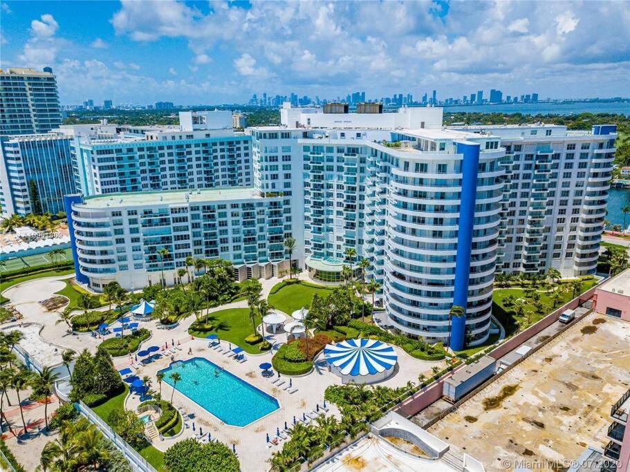 En Miami Sobre La Playa Apartment