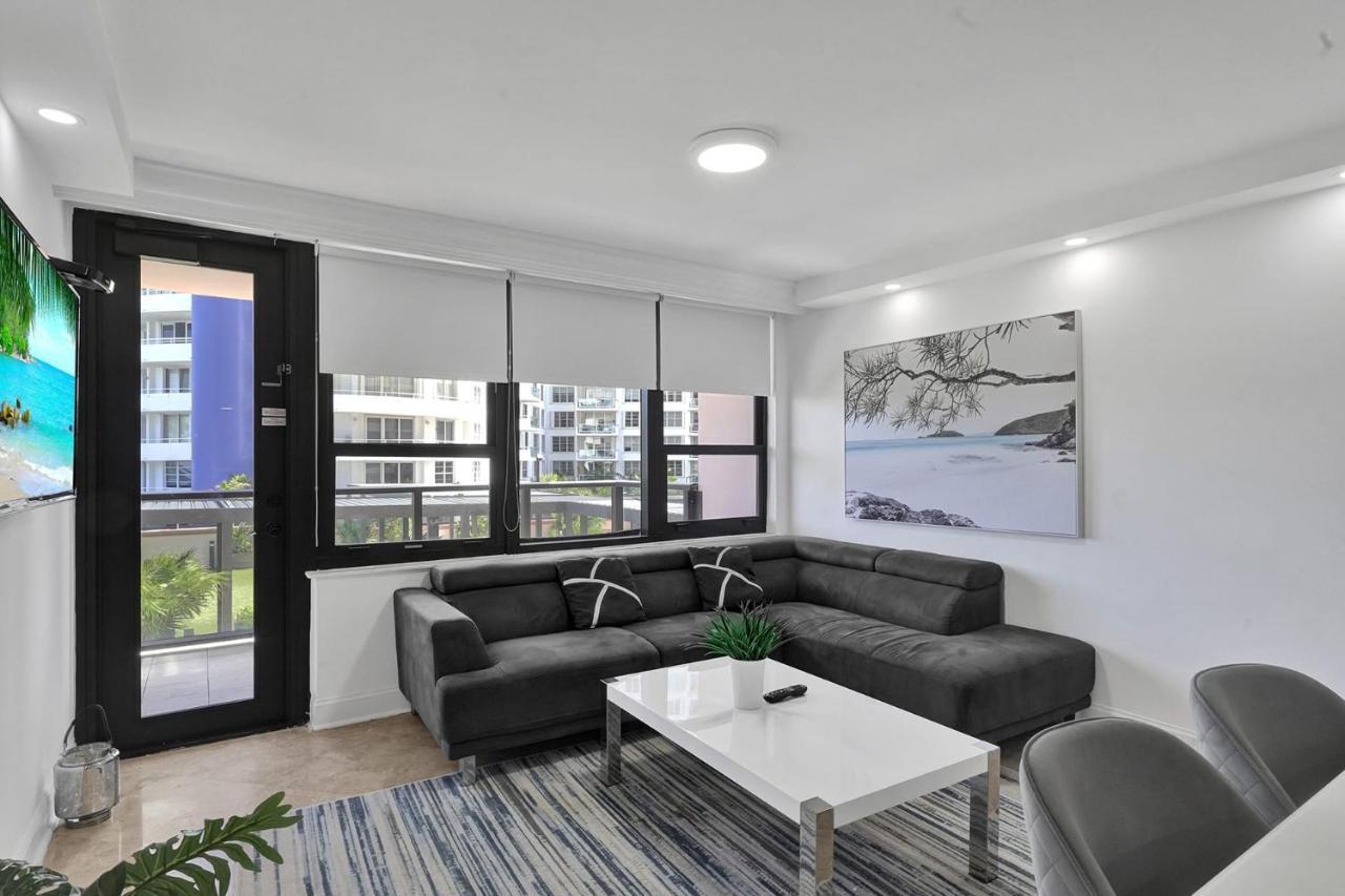 Modern Miami With Service & Pool * Miami Beach