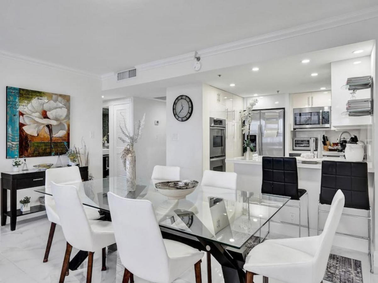 Luxury Beachfront Service 1418 * Miami Beach