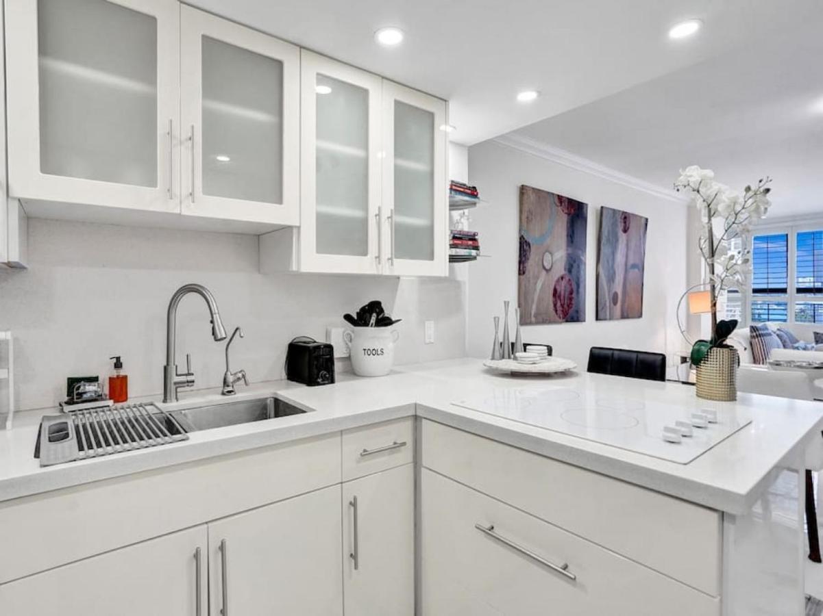 Luxury Beachfront Service 1418 Apartment