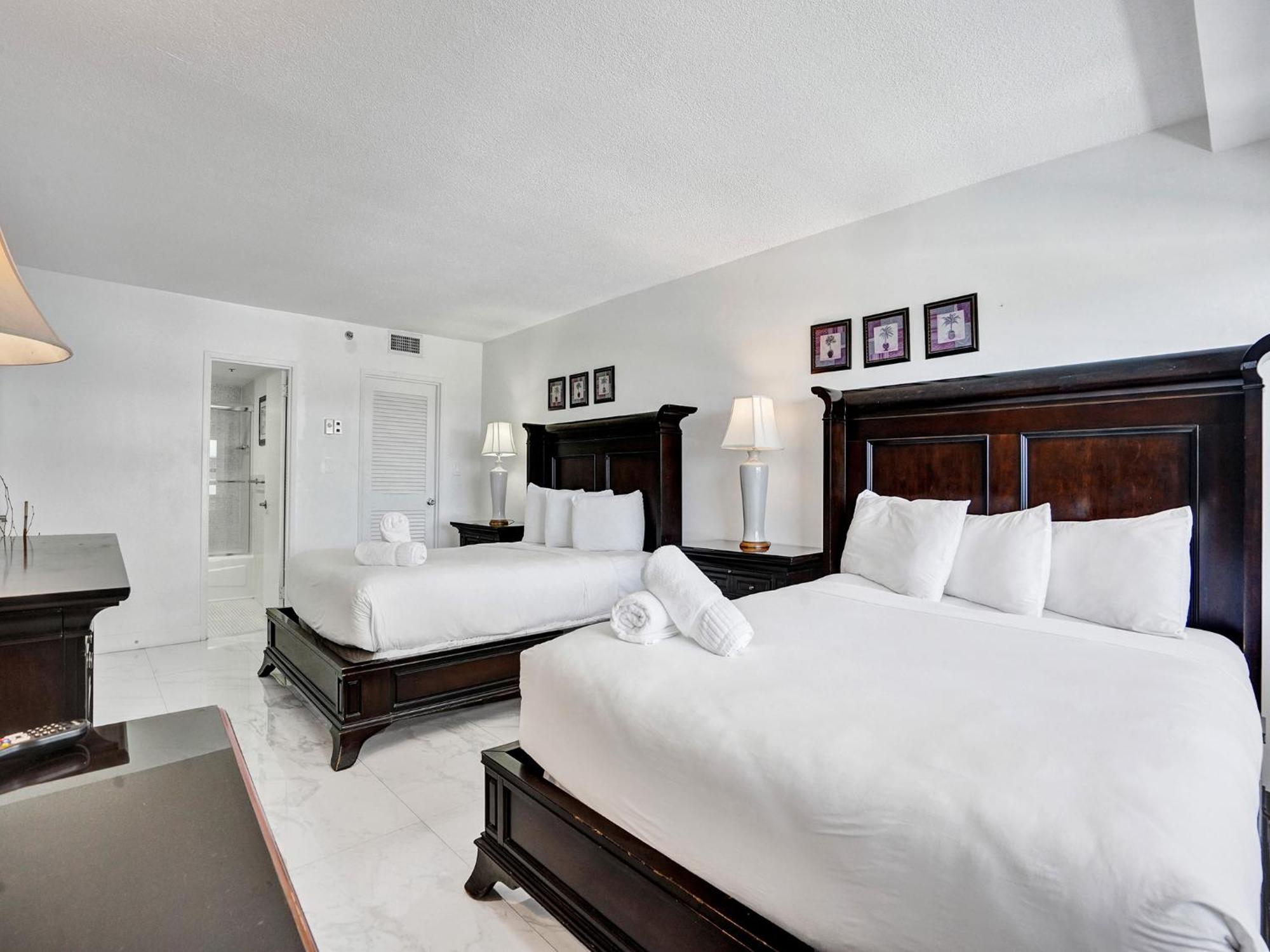 Lovely Ocean View Service 704 Miami Beach