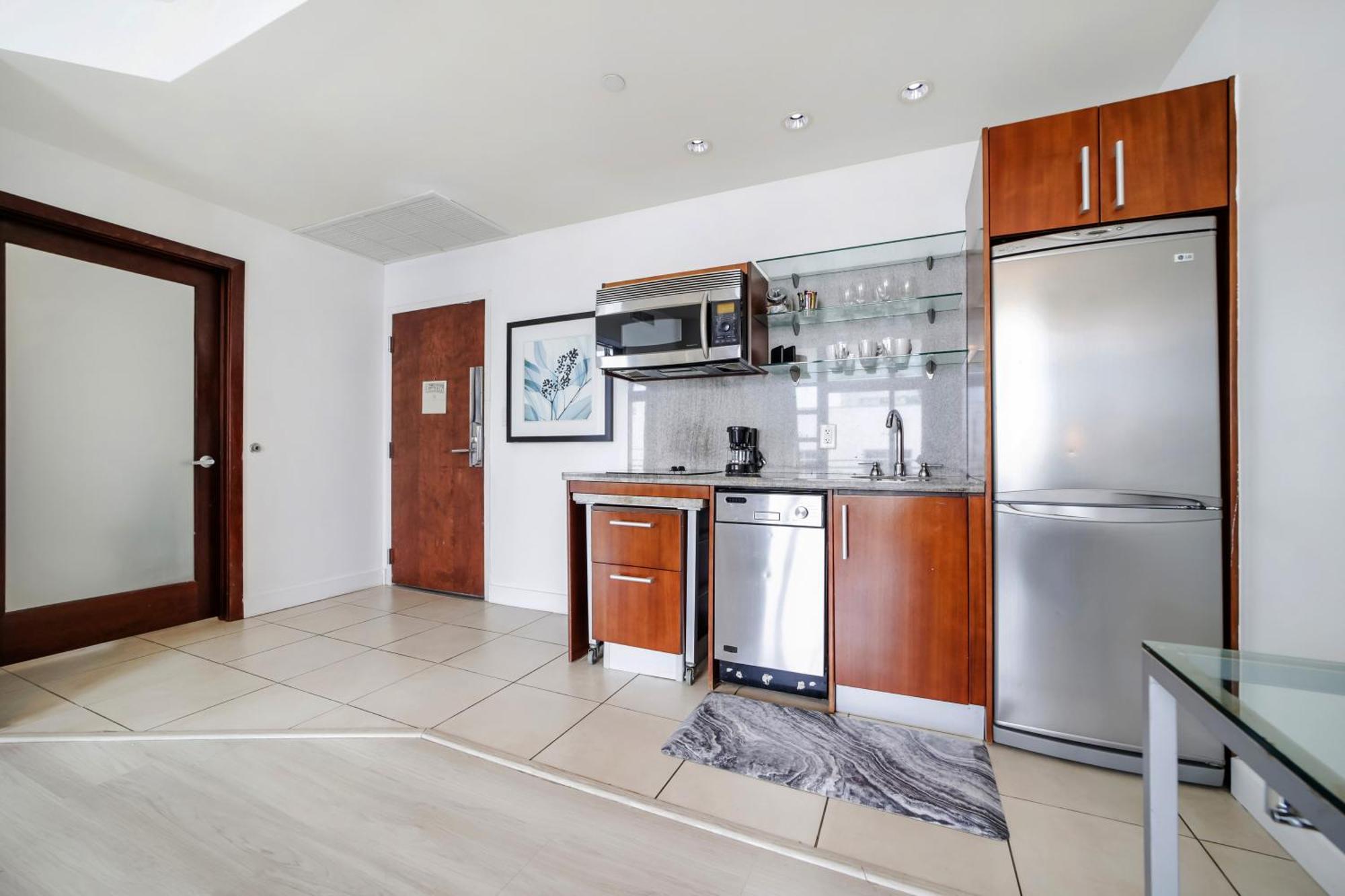 Strand Ocean Drive Suites Aparthotel