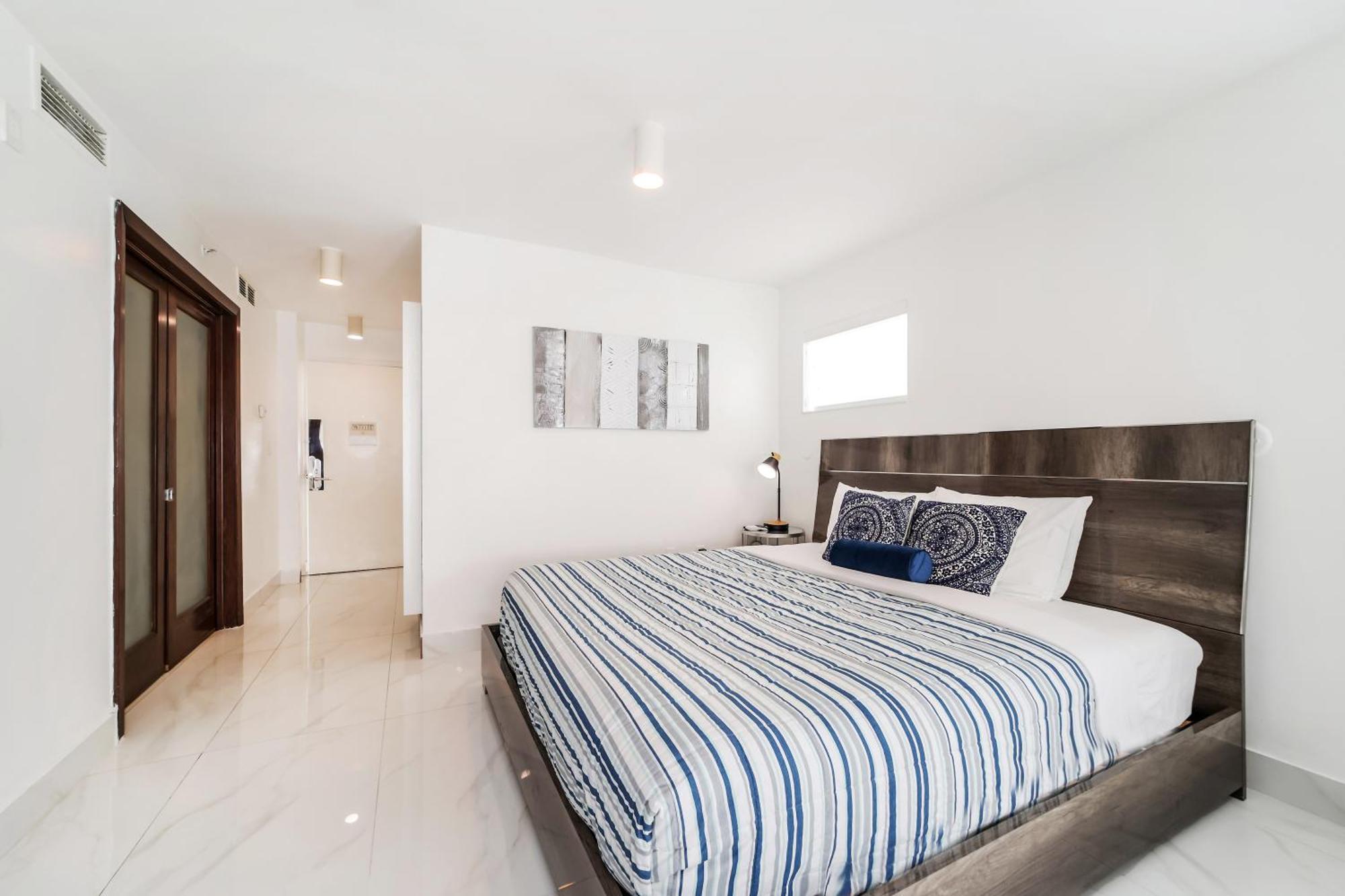 Strand Ocean Drive Suites Aparthotel Miami Beach