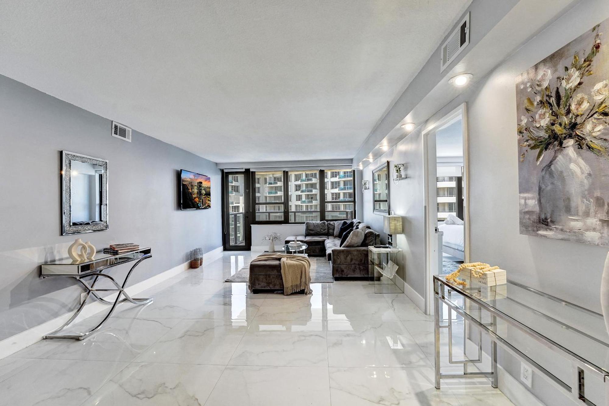 Amazing Ocean Front 2bd 1515 *