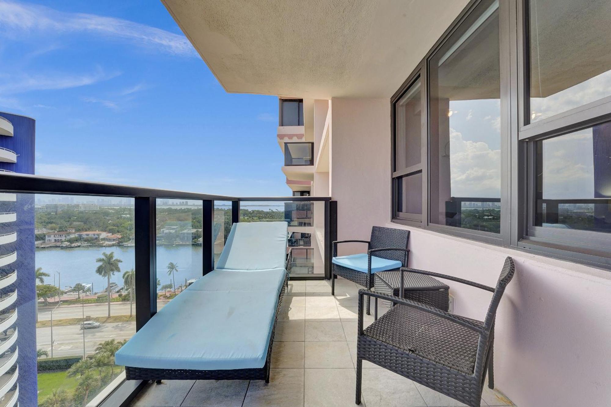 Amazing Ocean Front 2bd 1515 * Miami Beach