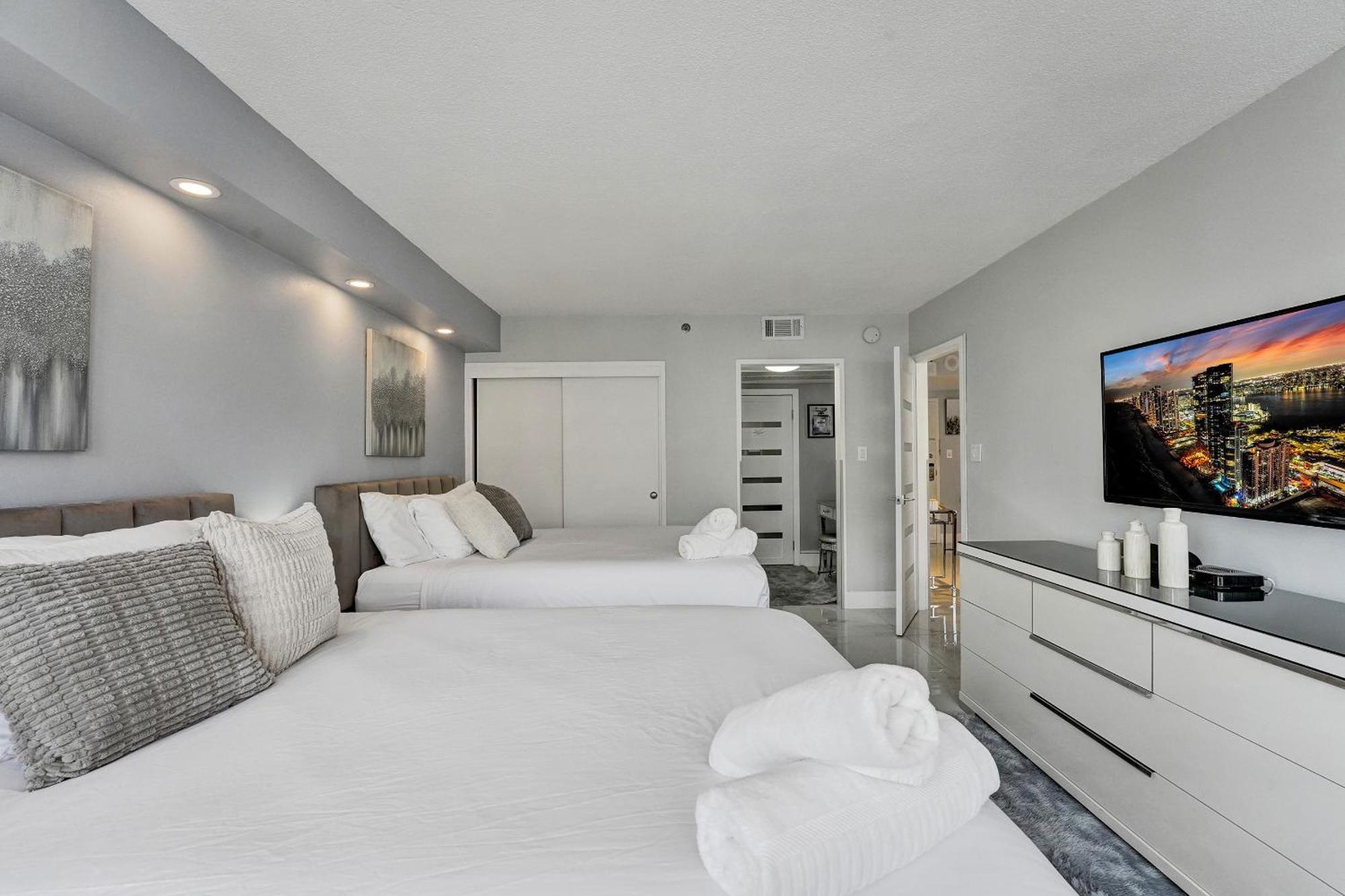 Amazing Ocean Front 2bd 1515 Apartment