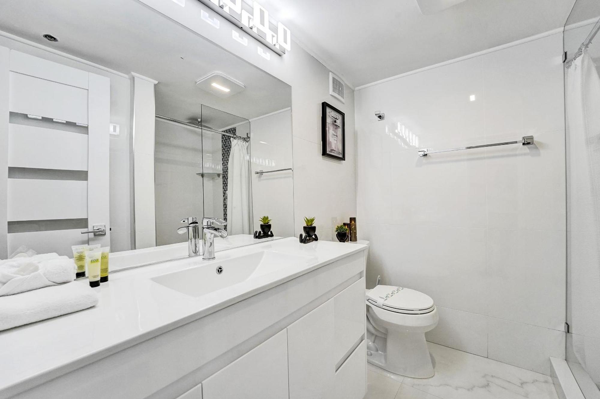 Amazing Ocean Front 2bd 1515 Miami Beach
