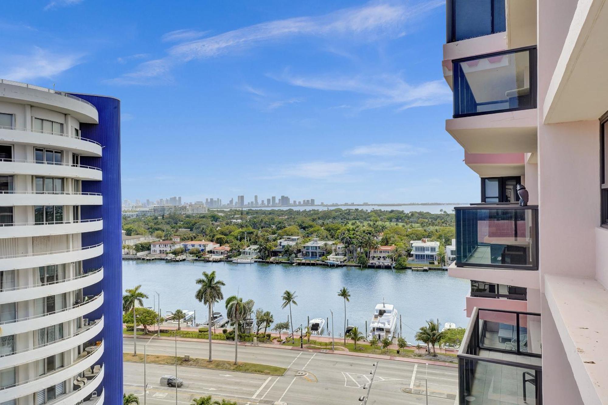 Amazing Ocean Front 2bd 1515 *