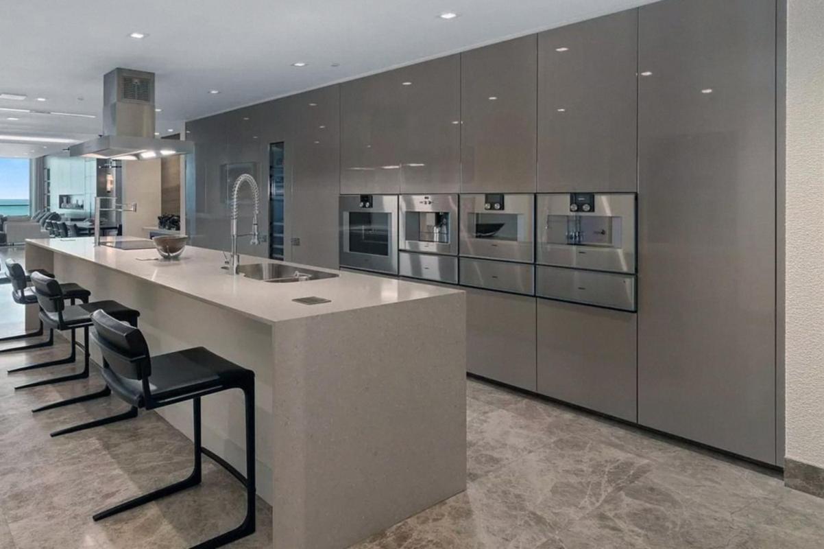 Apartment Luxe Living At Fendi Chateau Oceanfront Oasis In Surfside *