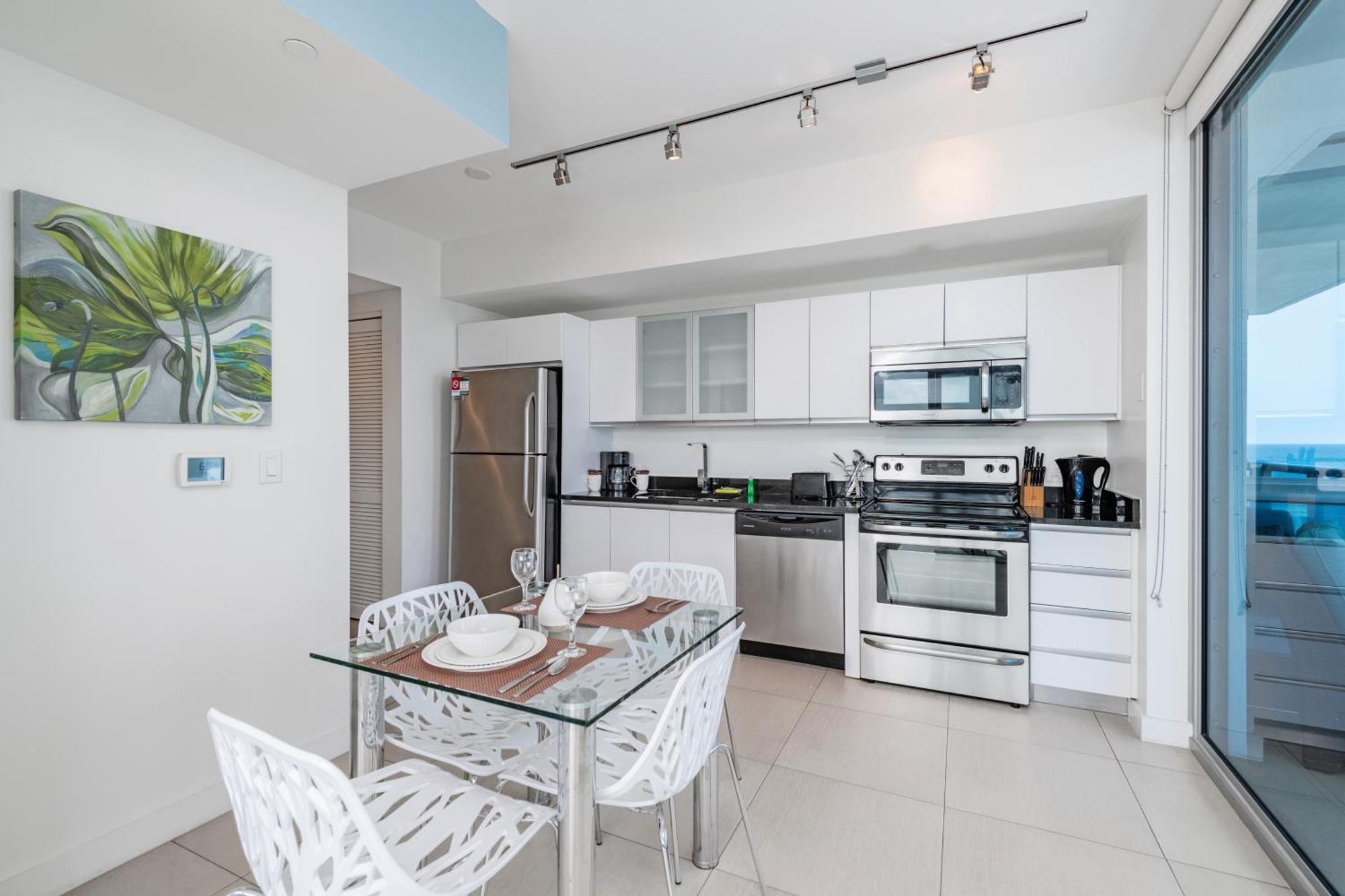 Bluebird Monte Carlo Miami Apartment