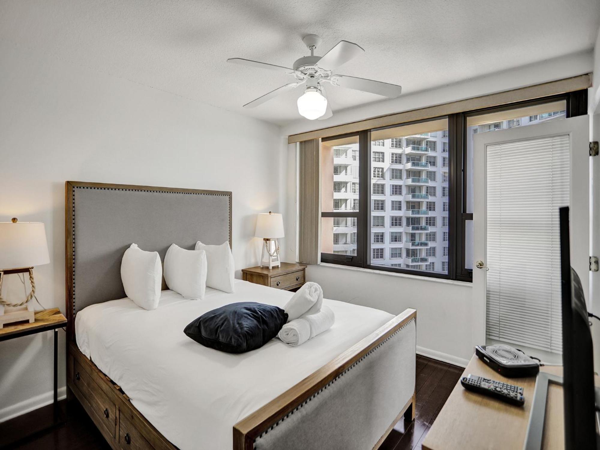 Apartment Ocean View Serenity Service 915 Miami Beach