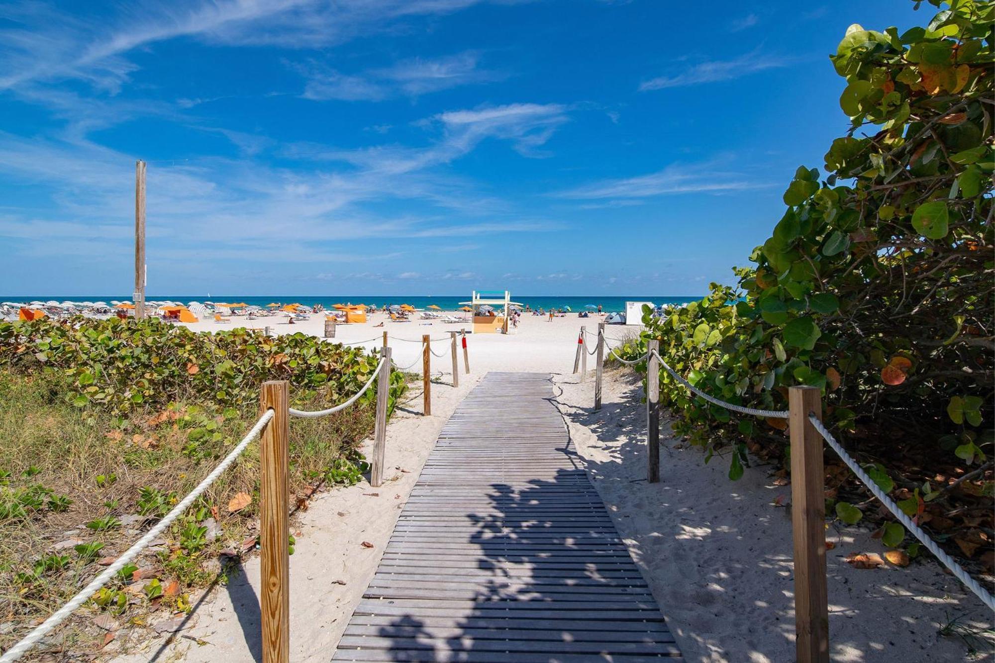 Apartment Steps 2 Beach, Prime Ocean Dr W/2 Queen Beds Miami Beach
