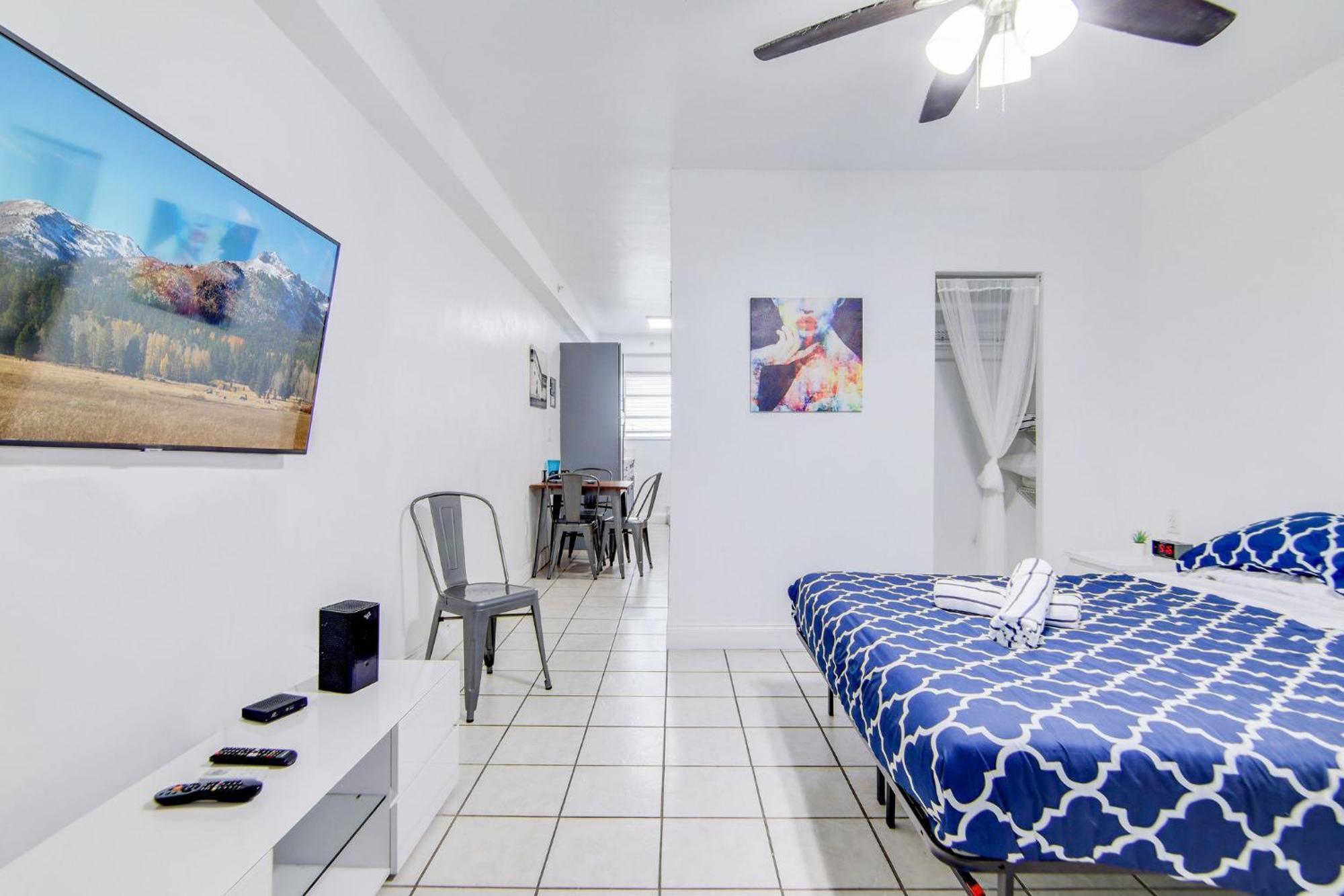 Apartment Steps 2 Beach, Prime Ocean Dr W/2 Queen Beds Miami Beach