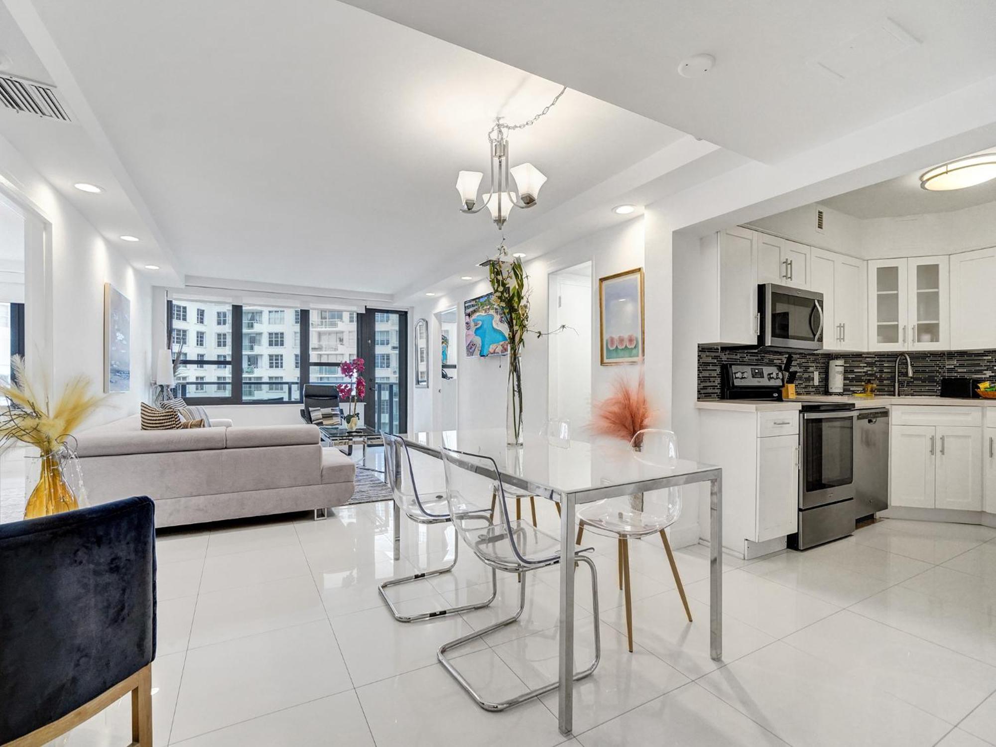 Amazing Ocean View Service 1111 * Miami Beach