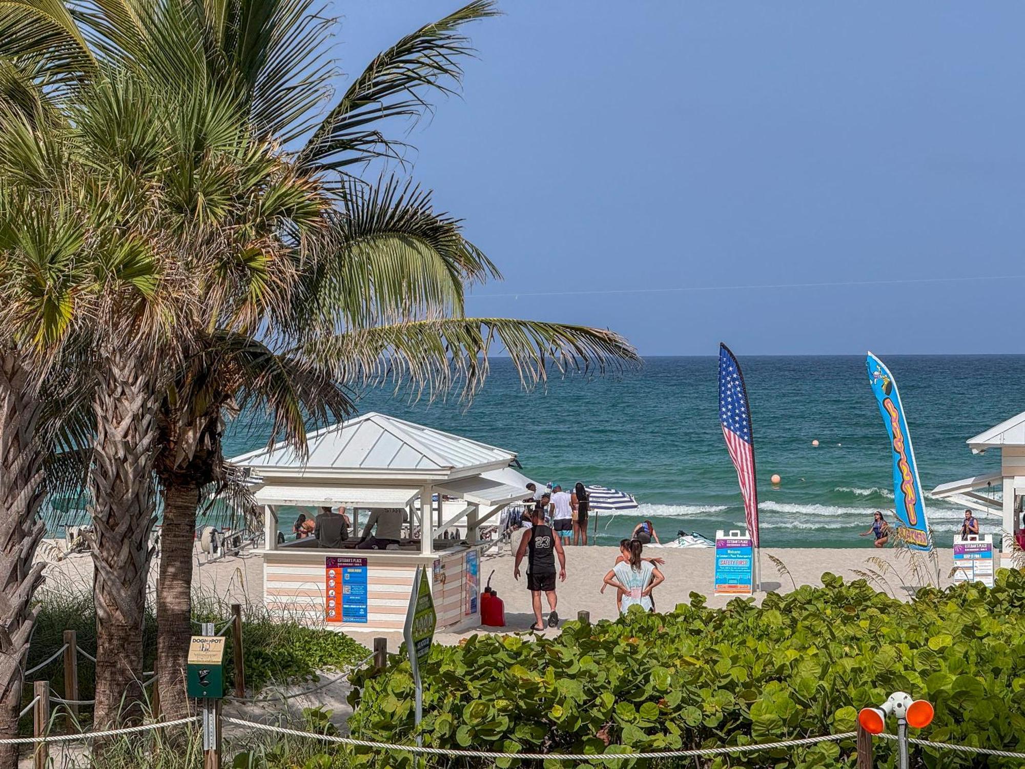 Coastal Dreams - Beachfront Pool And Tiki Bar Holiday home Miami Beach
