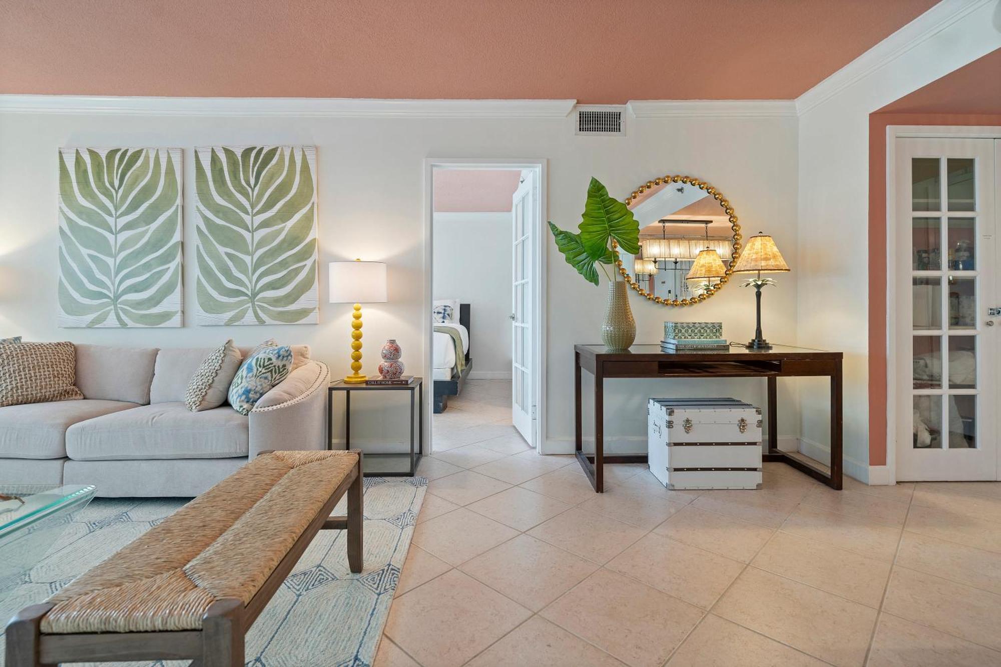 Coastal Dreams - Beachfront Pool And Tiki Bar Holiday home *