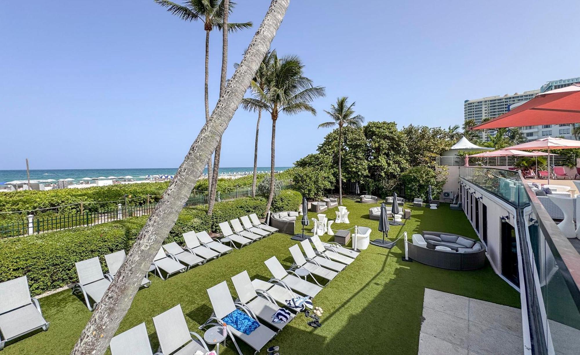 Holiday home Coastal Dreams - Beachfront Pool And Tiki Bar *