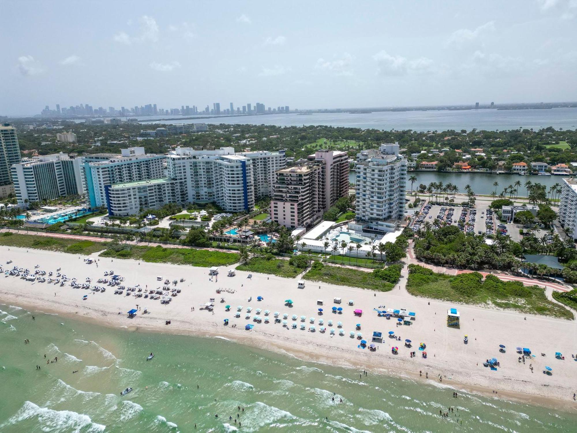 Coastal Dreams - Beachfront Pool And Tiki Bar Miami Beach
