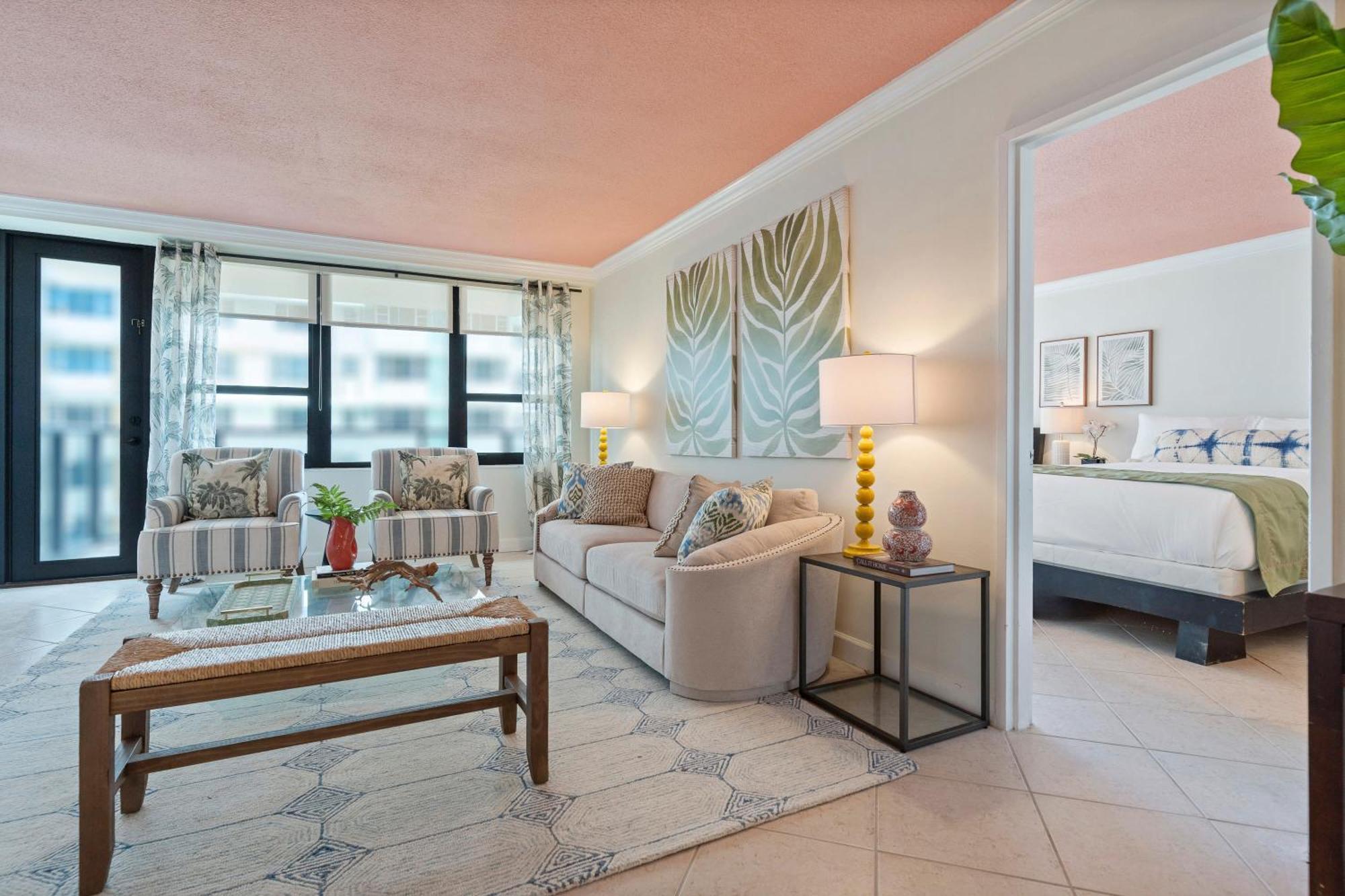 Coastal Dreams - Beachfront Pool And Tiki Bar Holiday home *