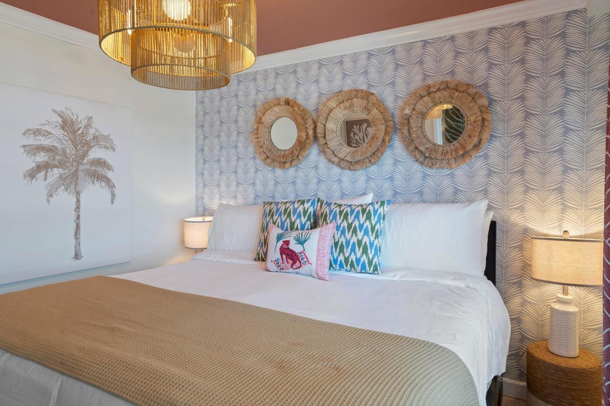 Coastal Dreams - Beachfront Pool And Tiki Bar *