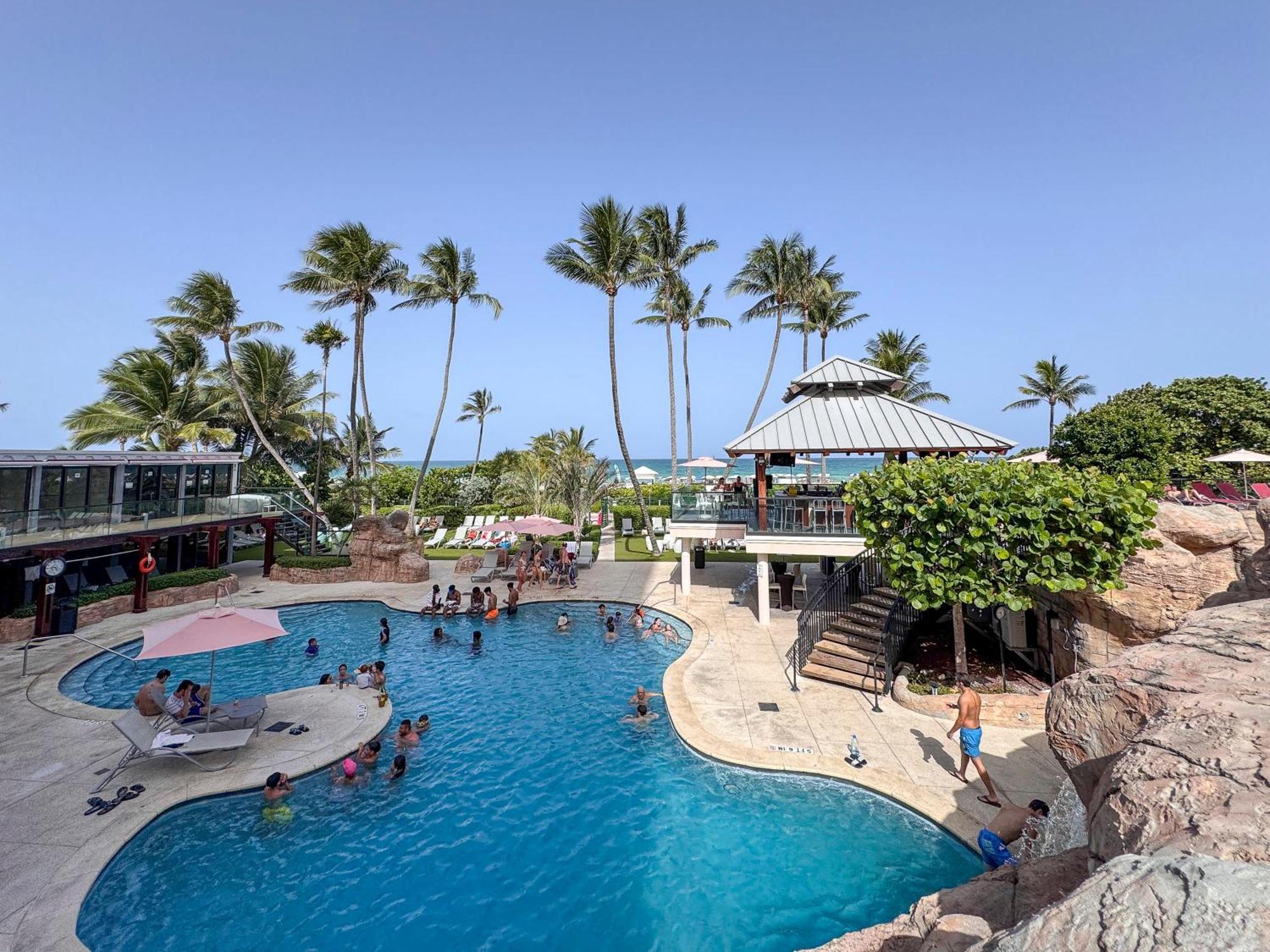 Coastal Dreams - Beachfront Pool And Tiki Bar Holiday home Miami Beach