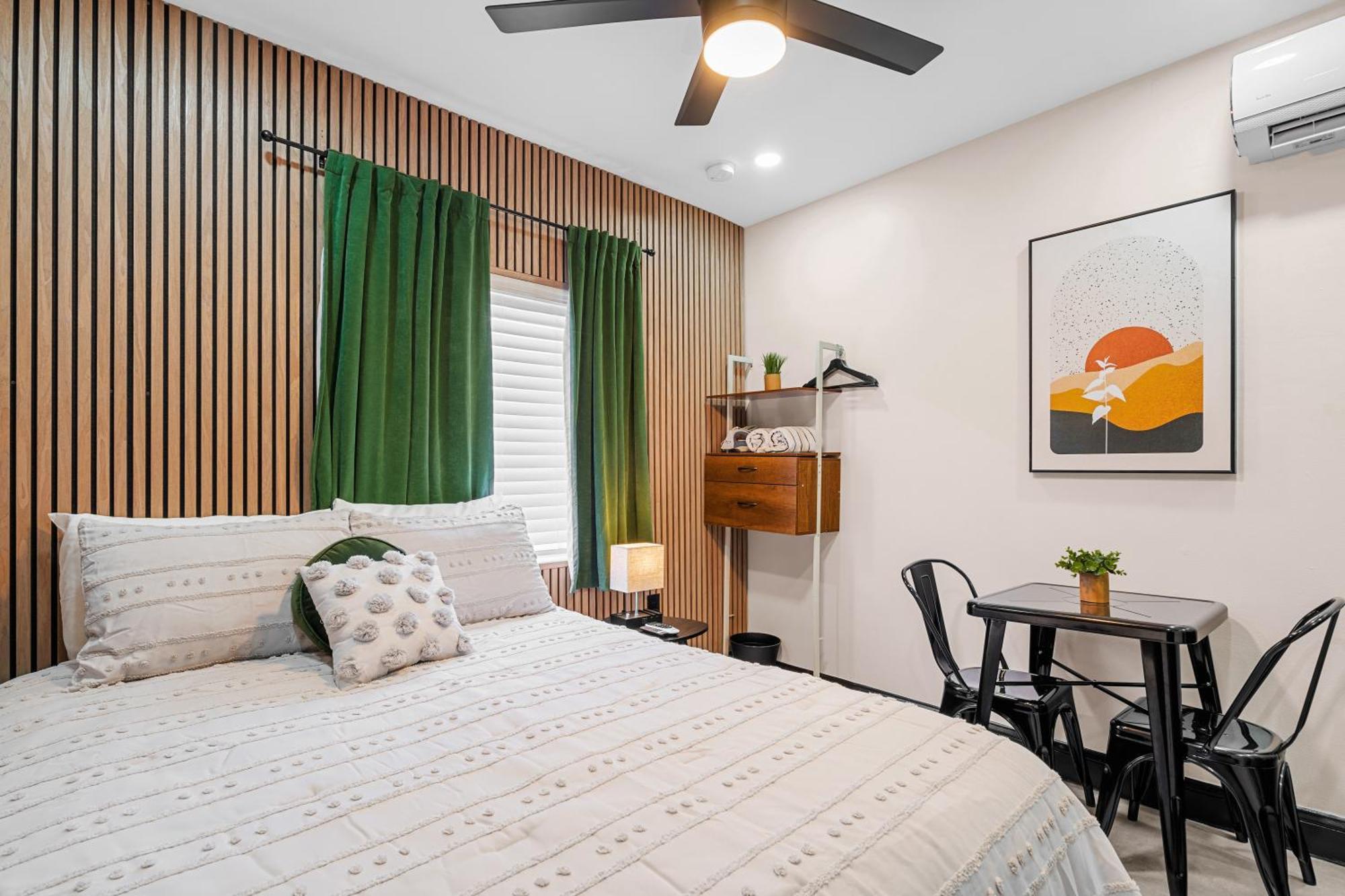 Aparthotel Baybreeze By Lowkl 3*