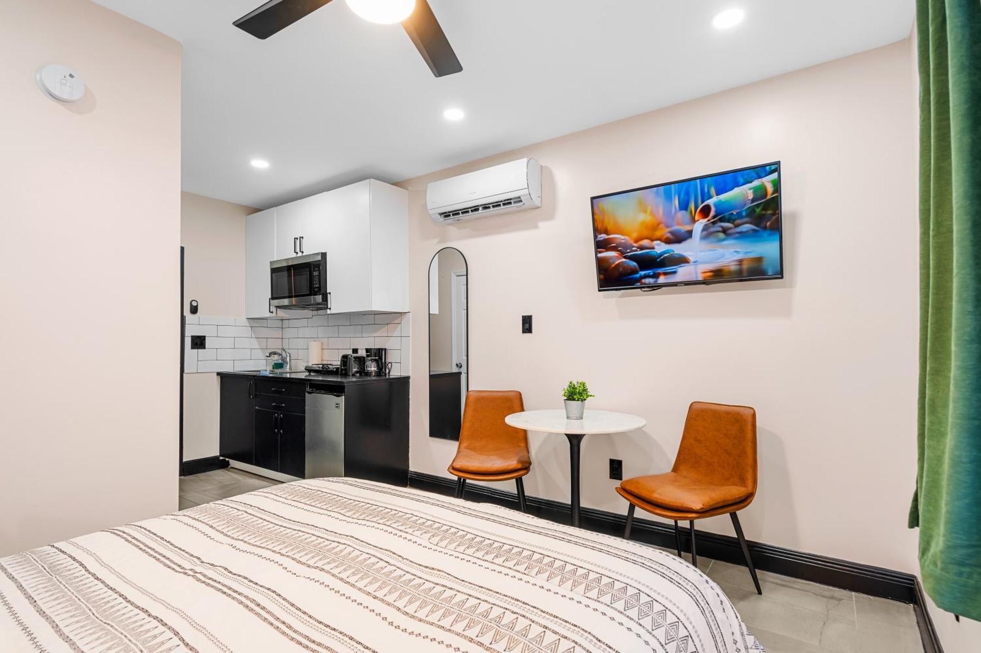 Aparthotel Baybreeze By Lowkl