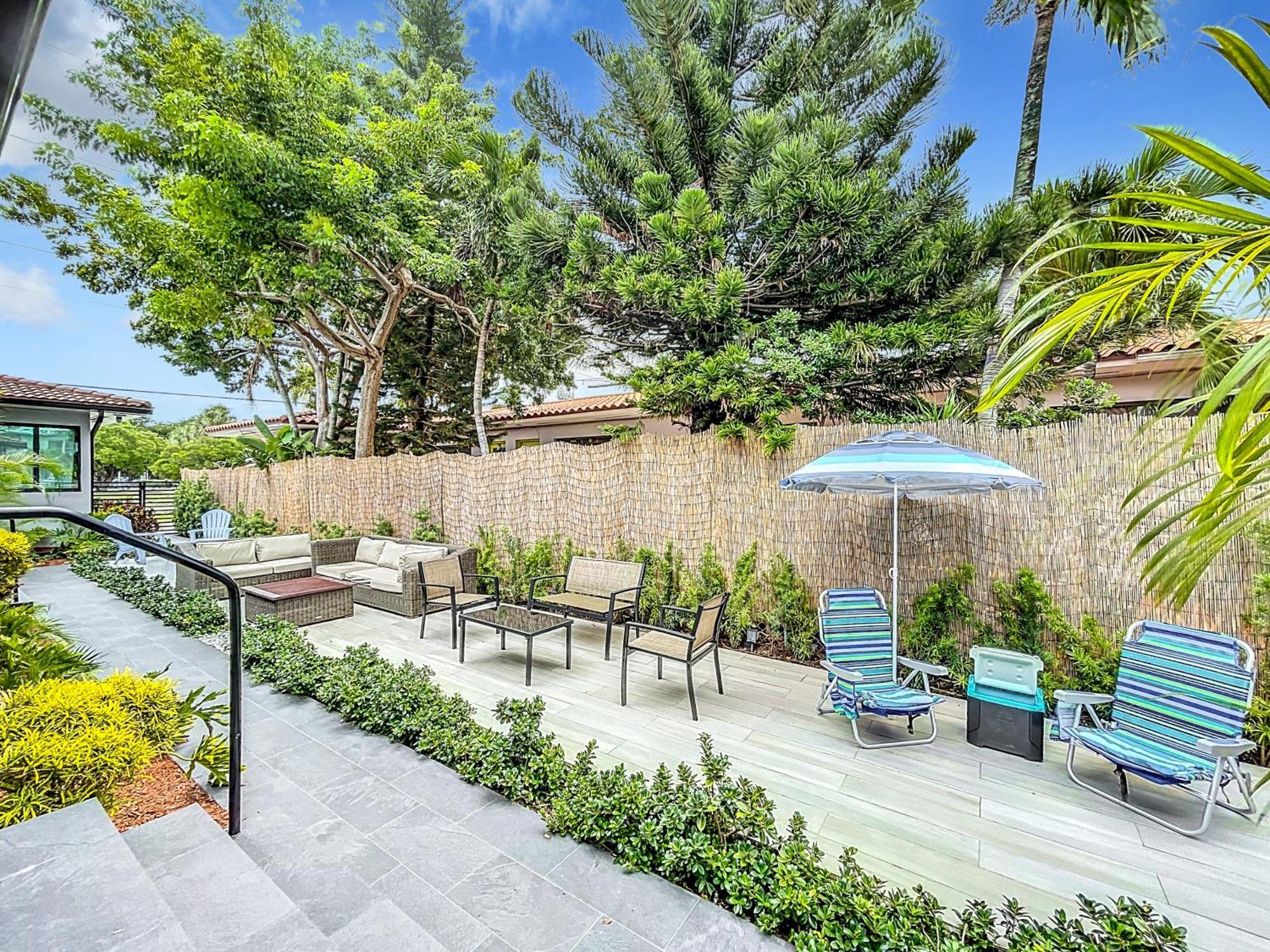 Patios Aparthotel Miami Beach