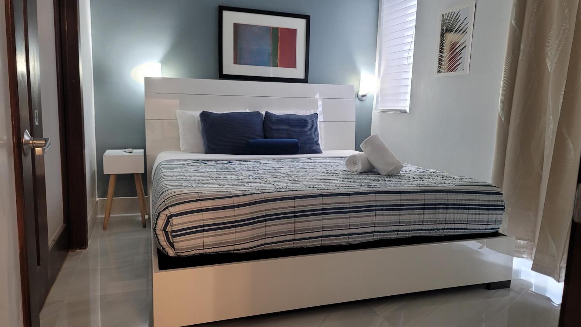 Strand Ocean Drive Suites 3*