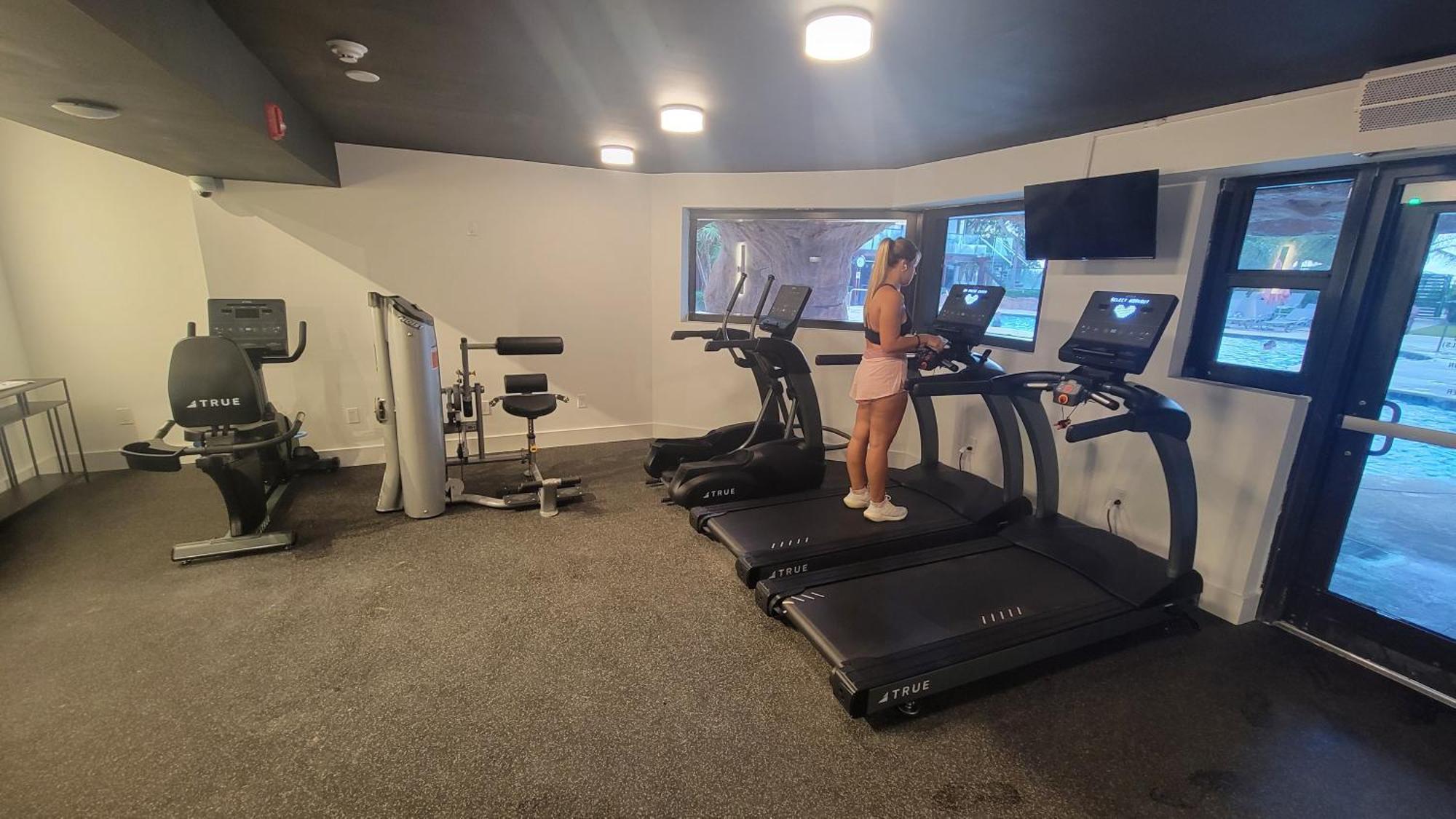 Aparthotel 2 Bedroom 2 Bath Beachfront On Miami Millionaire Row 2*