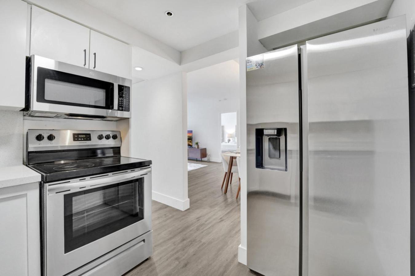 Apartment Beautiful Oceanside Retreat With Service 1606 *