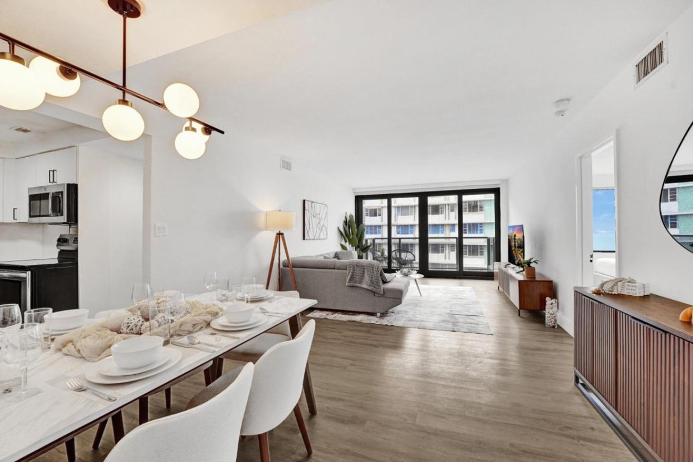 Beautiful Oceanside Retreat With Service 1606 Apartment *