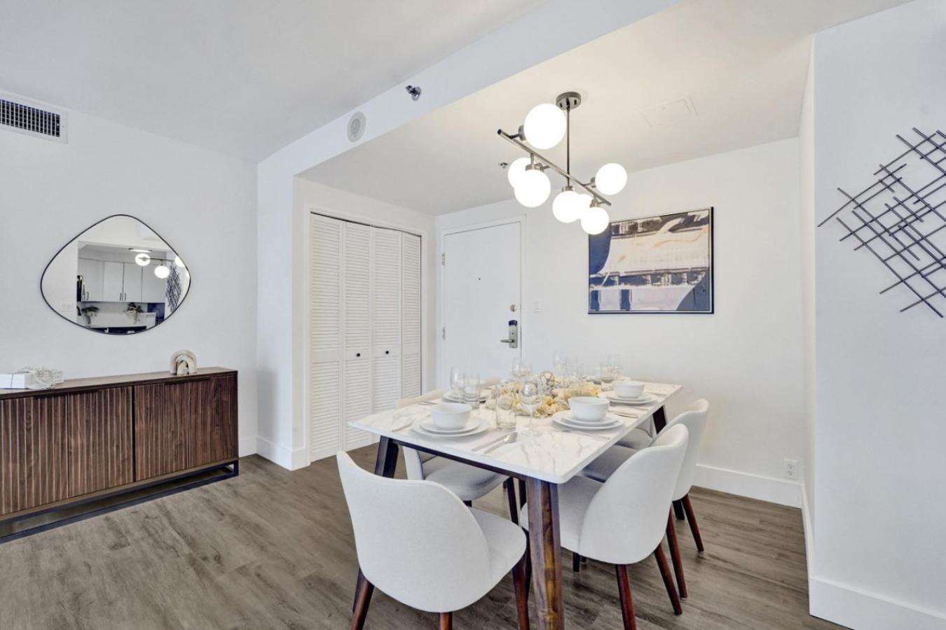 Beautiful Oceanside Retreat With Service 1606 *