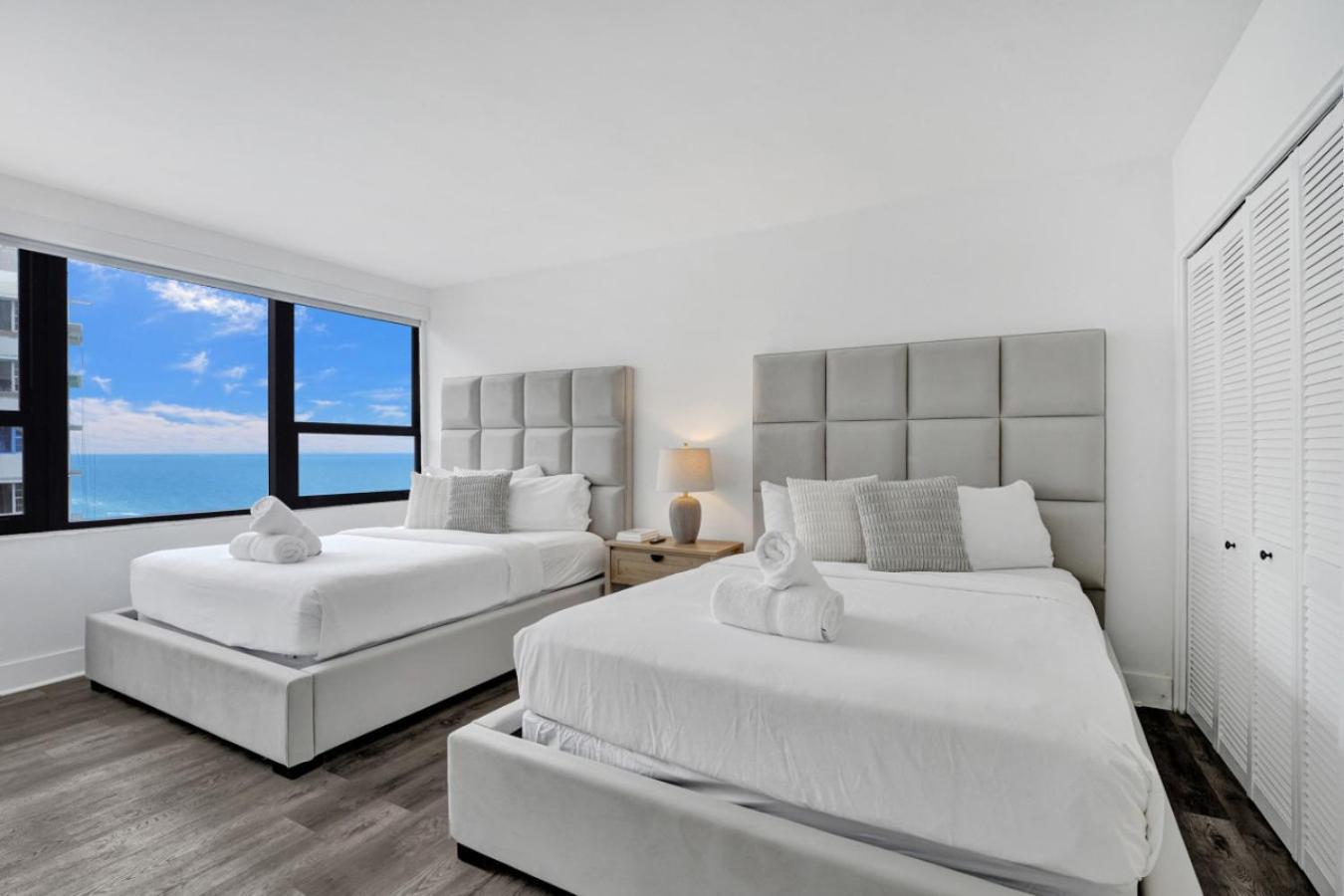 Beautiful Oceanside Retreat With Service 1606 Apartment Miami Beach