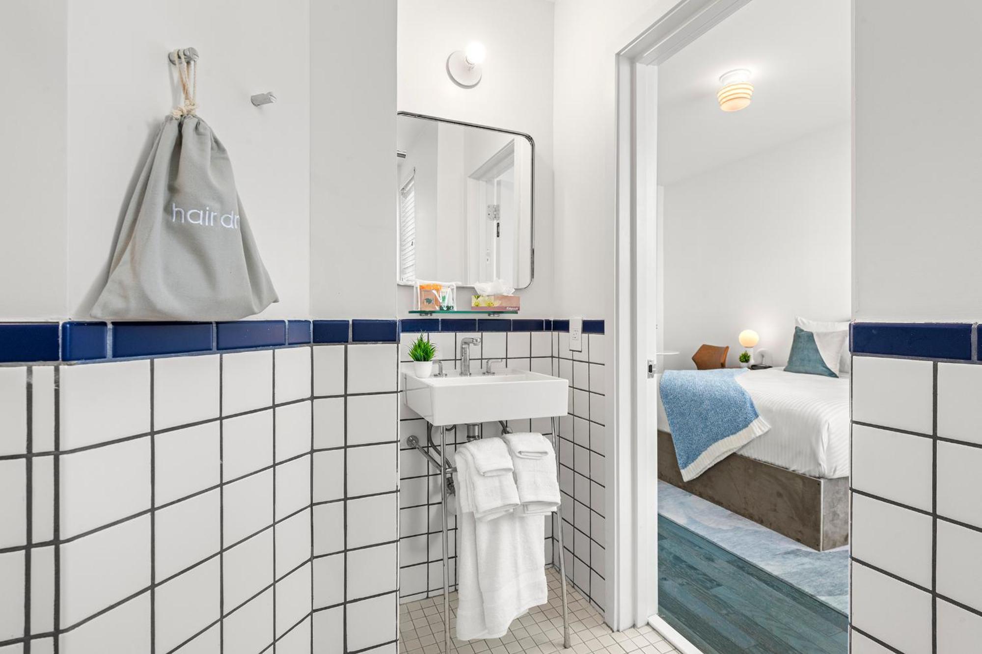 Hotel Global Luxury At The Variety 4*