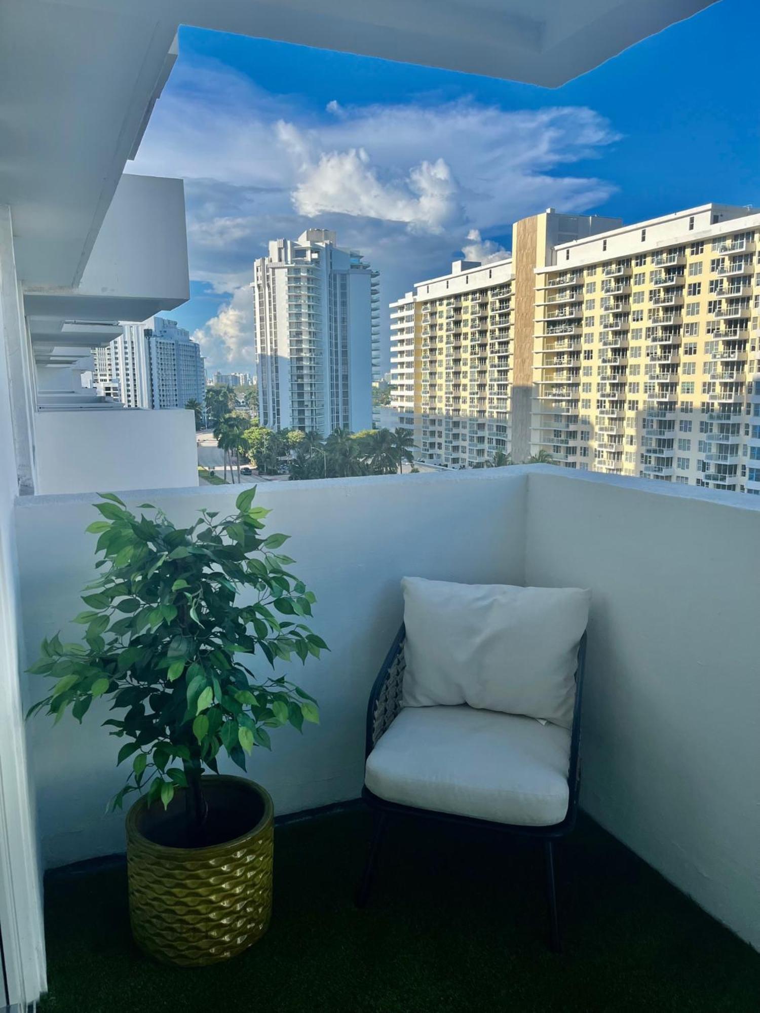 Miami Sobre La Playa Con Estacionamiento Aparthotel