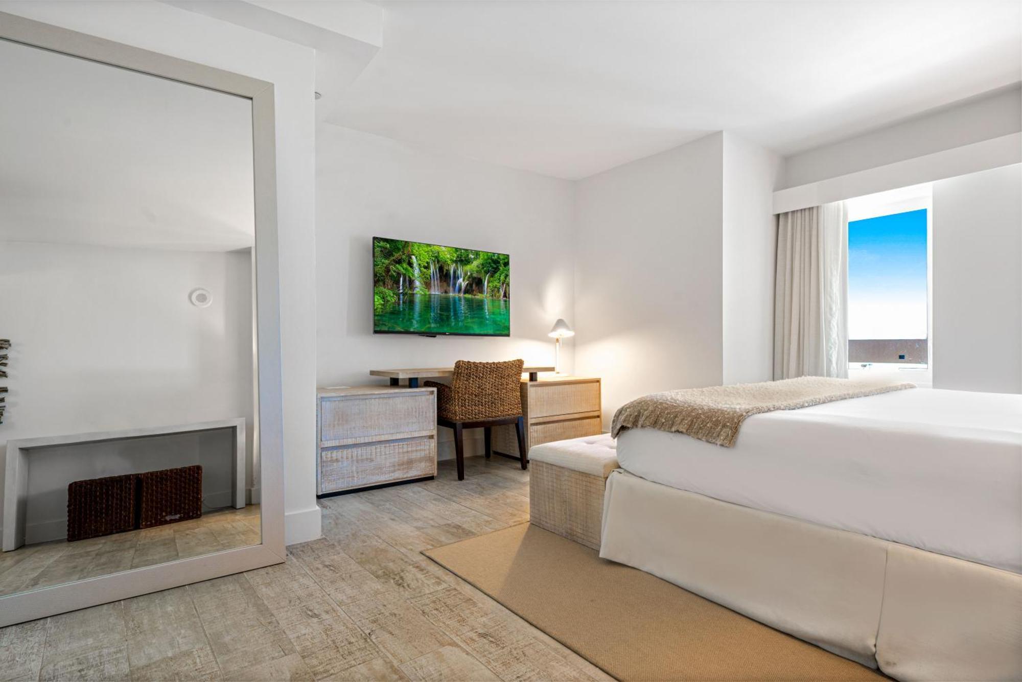 Luxurious Private At 1 & Homes -1045 Apartment Miami Beach