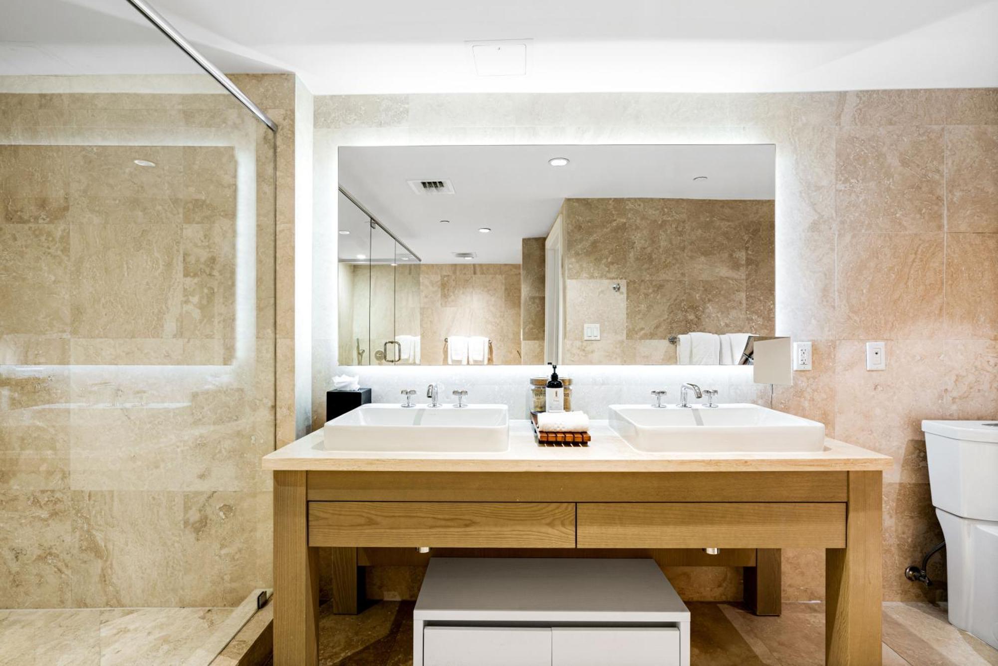 Luxurious Private At 1 & Homes -1045 * Miami Beach