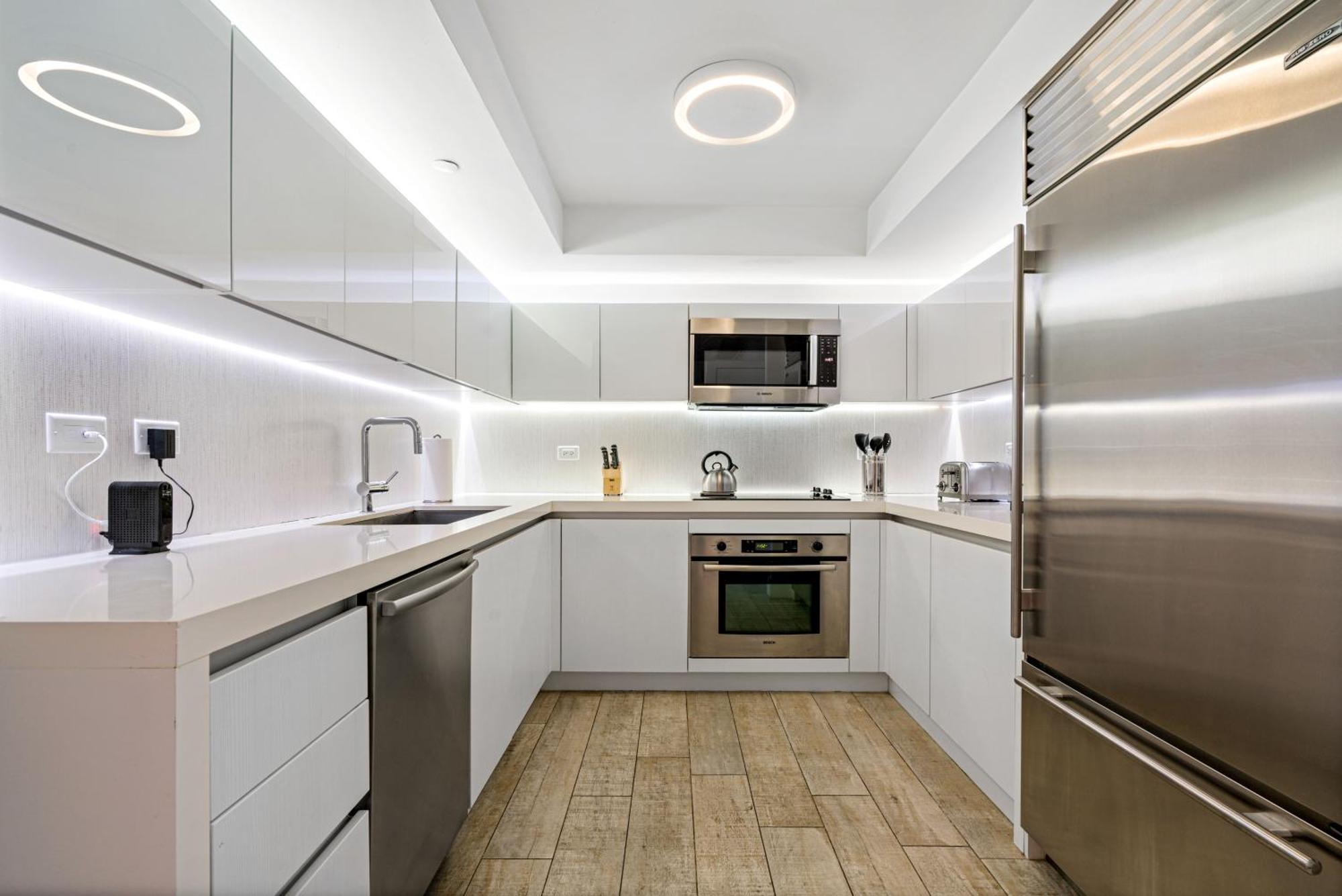 Luxurious Private At 1 & Homes -1045