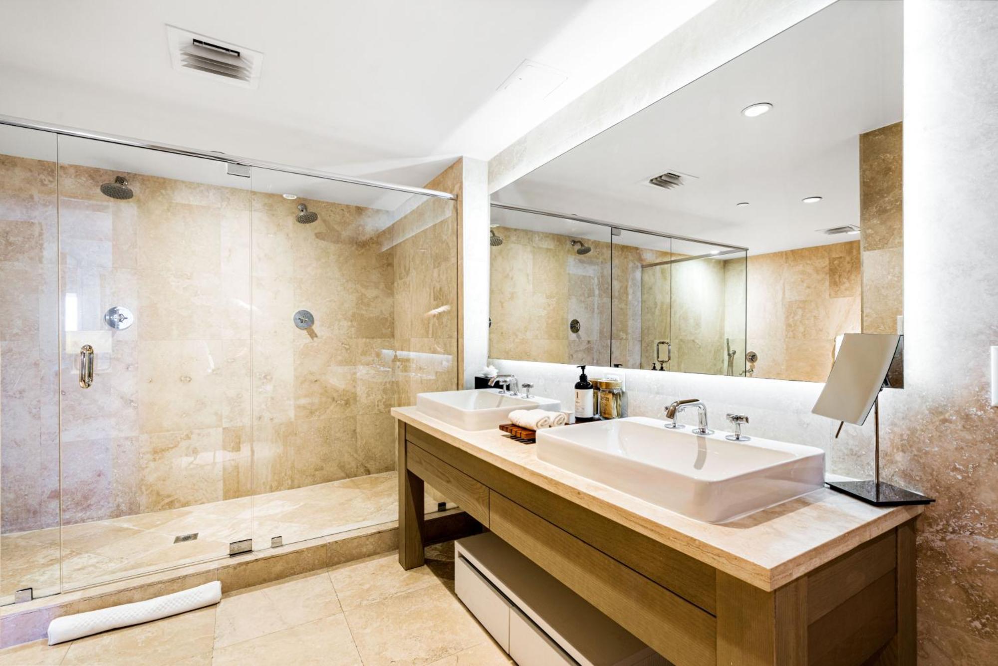 Luxurious Private At 1 & Homes -1045 Apartment *