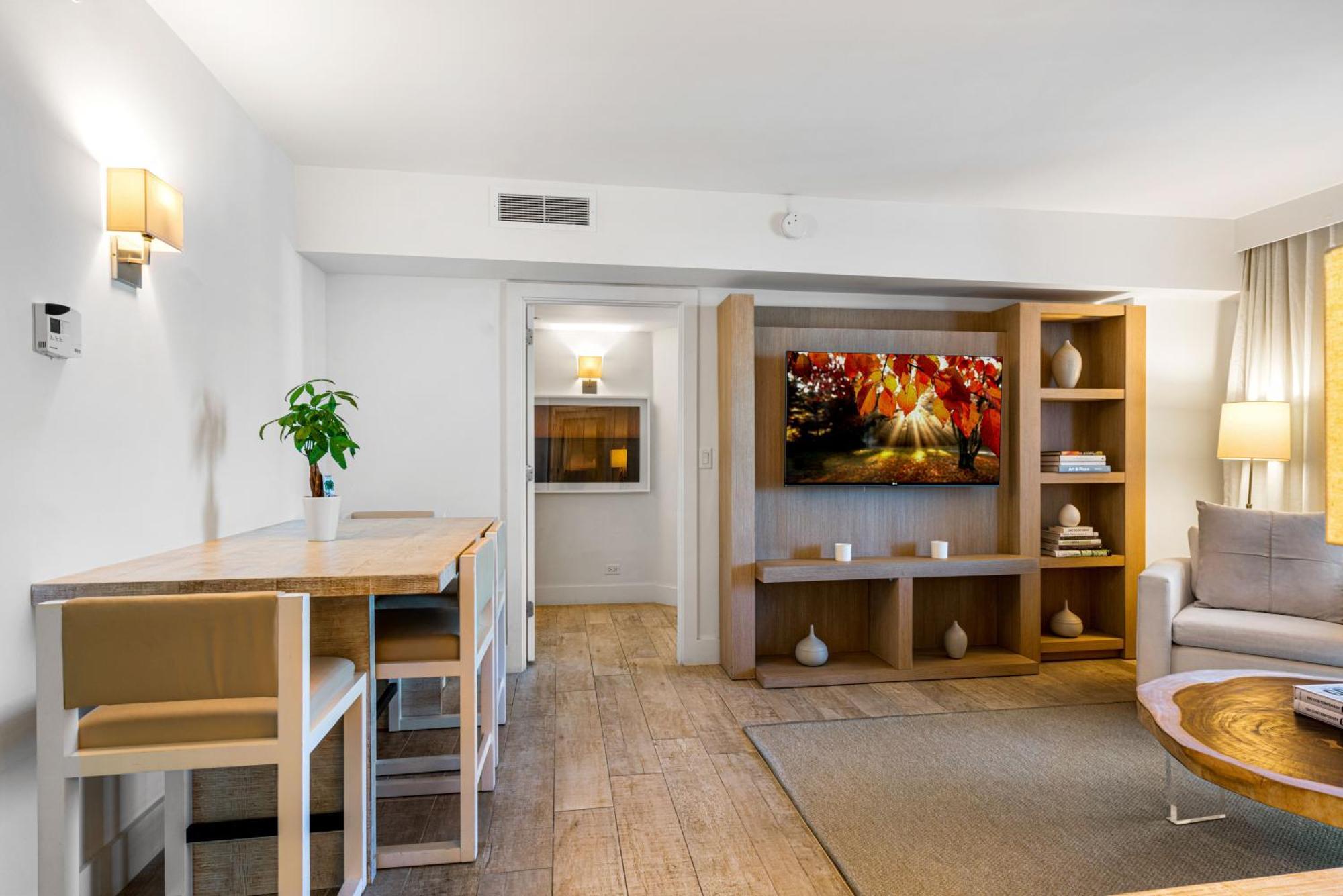 Apartment Luxurious Private At 1 & Homes -1045 *