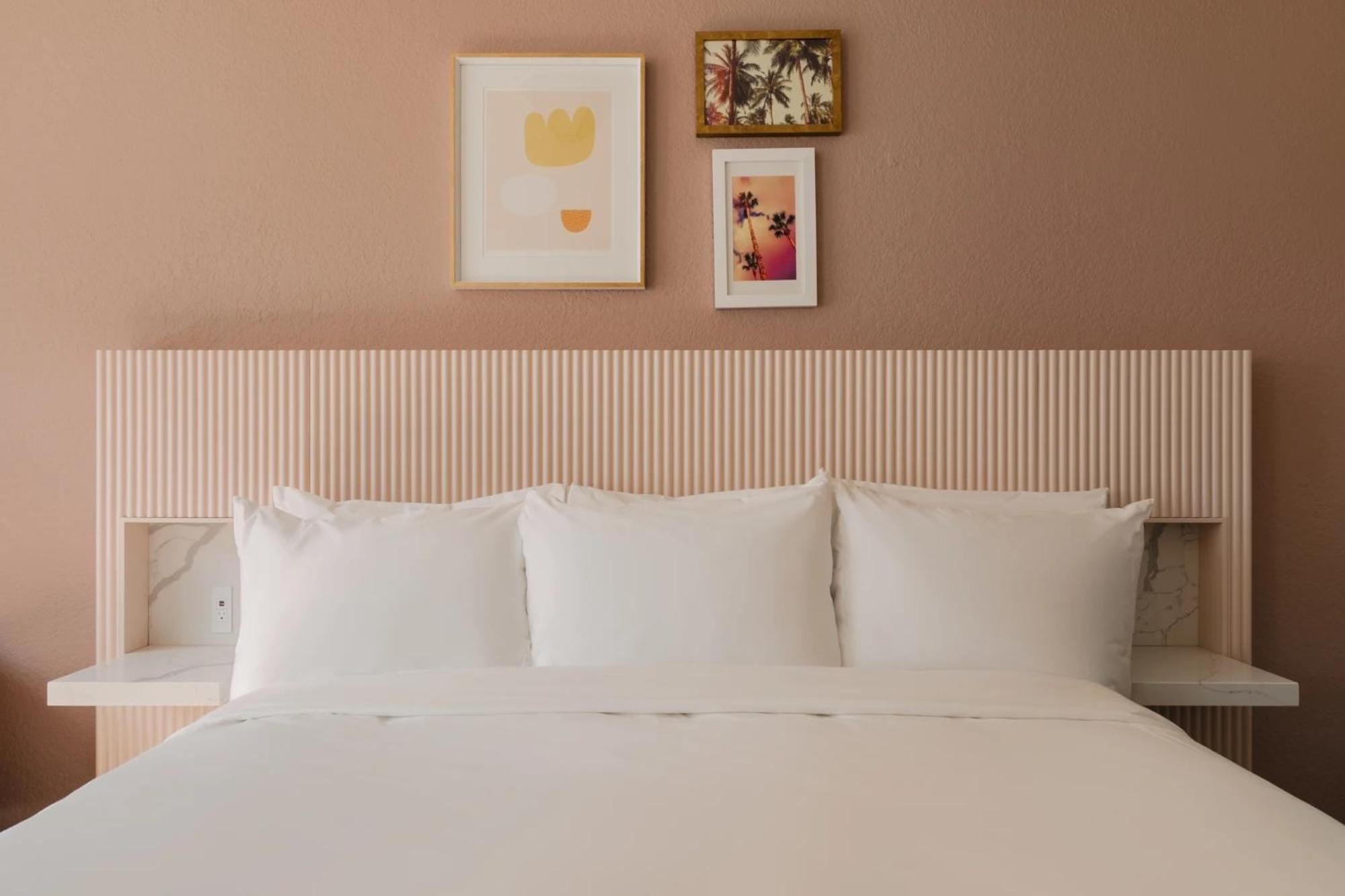 Hotel Found Miami 3*