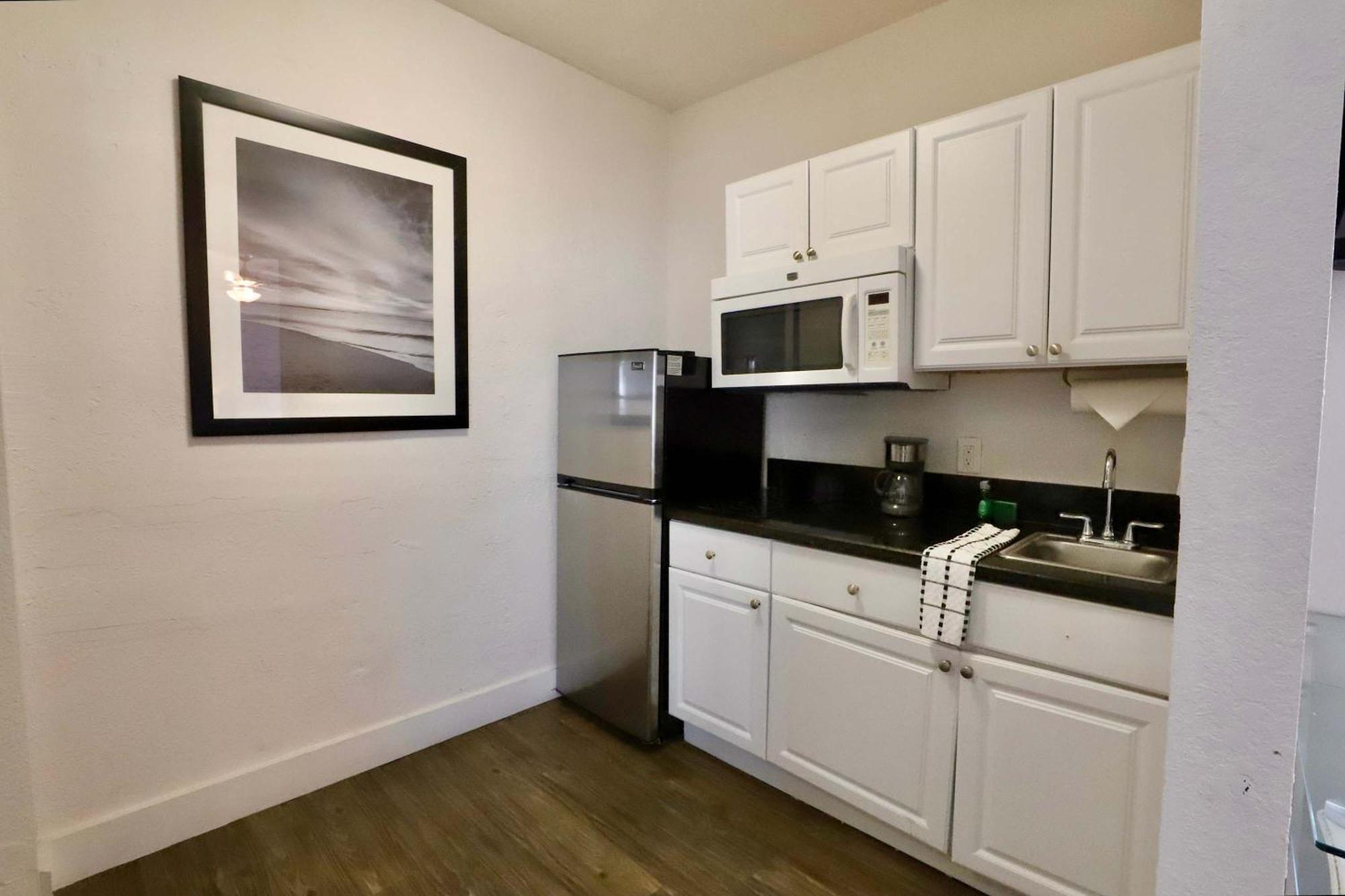Apartment South Of Fifth Steps To On Ocean Drive