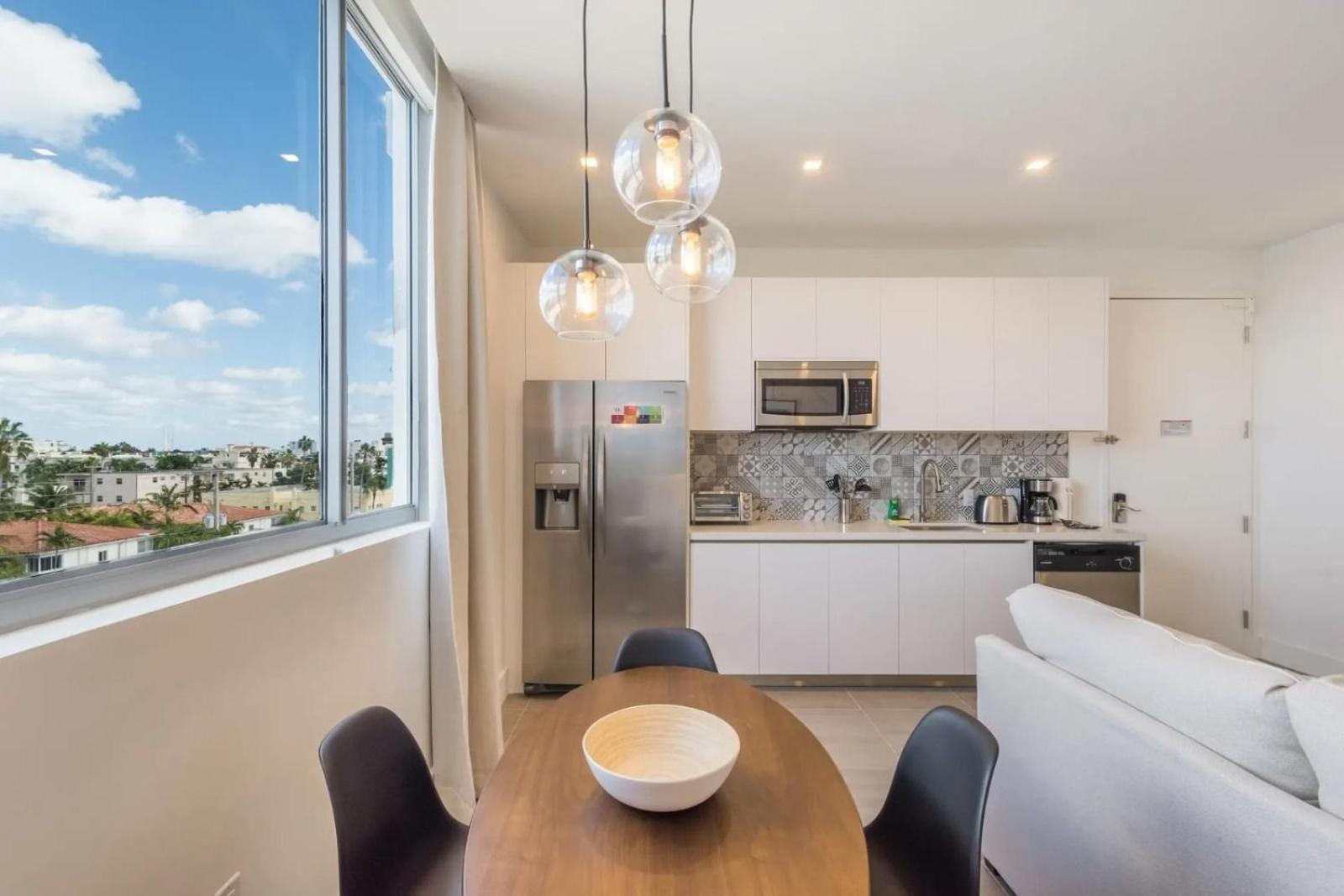 Modern 2br In South | 5 Min To Ocean | Comfort & Style *