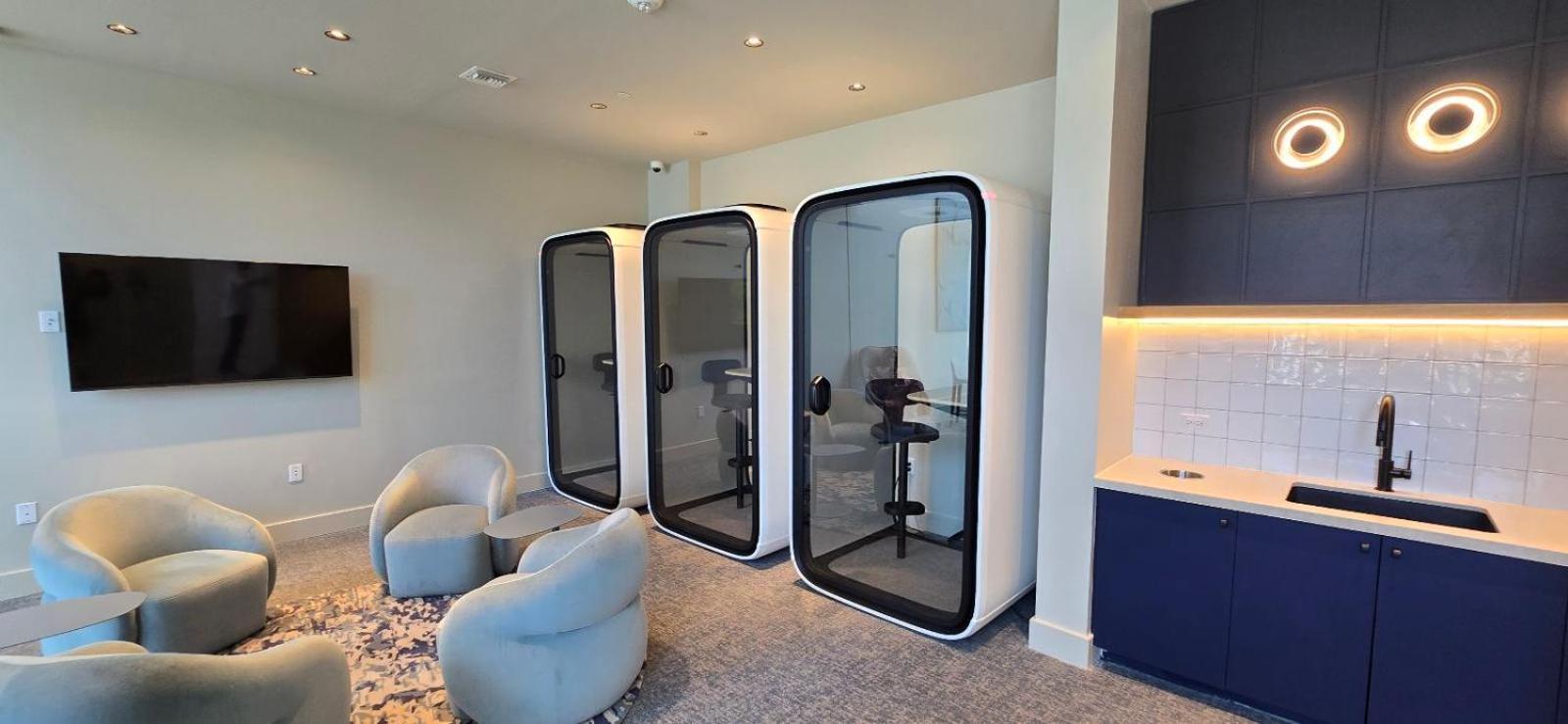 Luxury Miami W Pool Access Apartment *