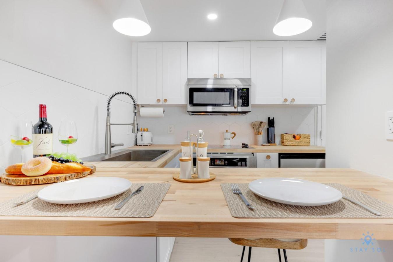 Apartment Free Overnight Street Parking 2 Blocks To *
