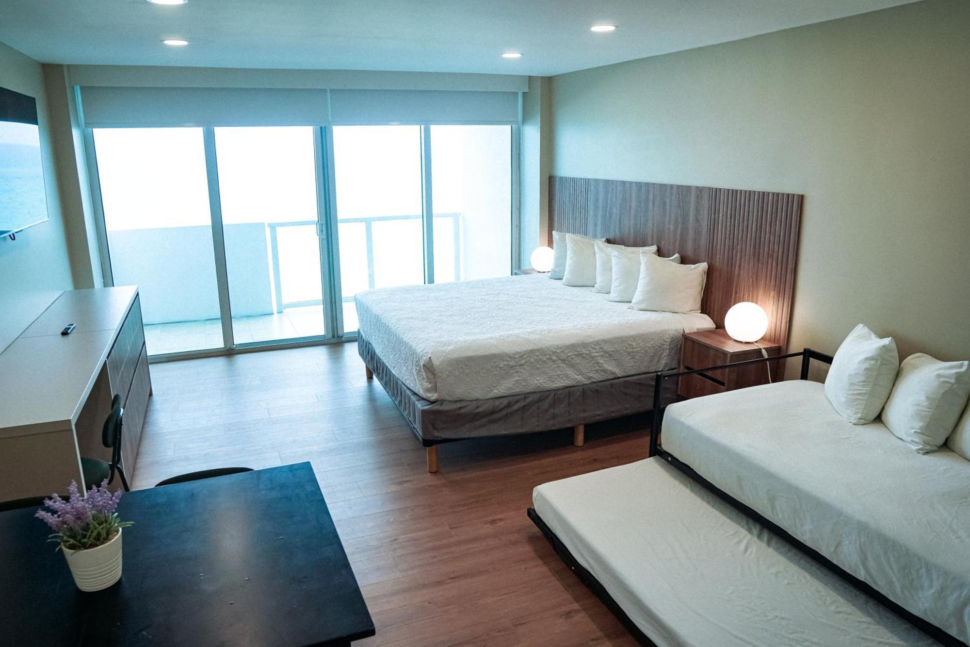 Shine Balcony 6 Apartment *
