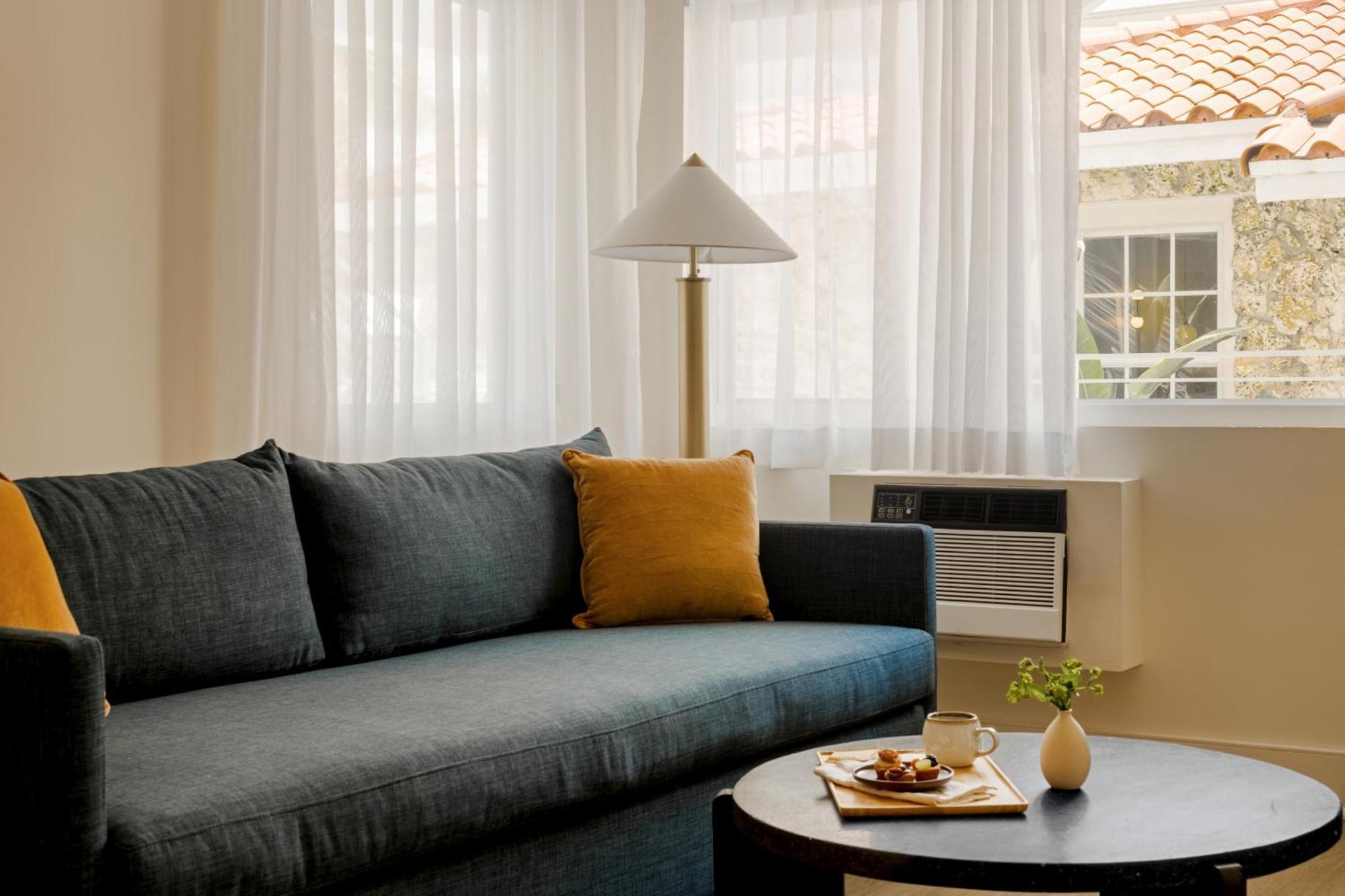 Kenmore Village Hotel, South 4*