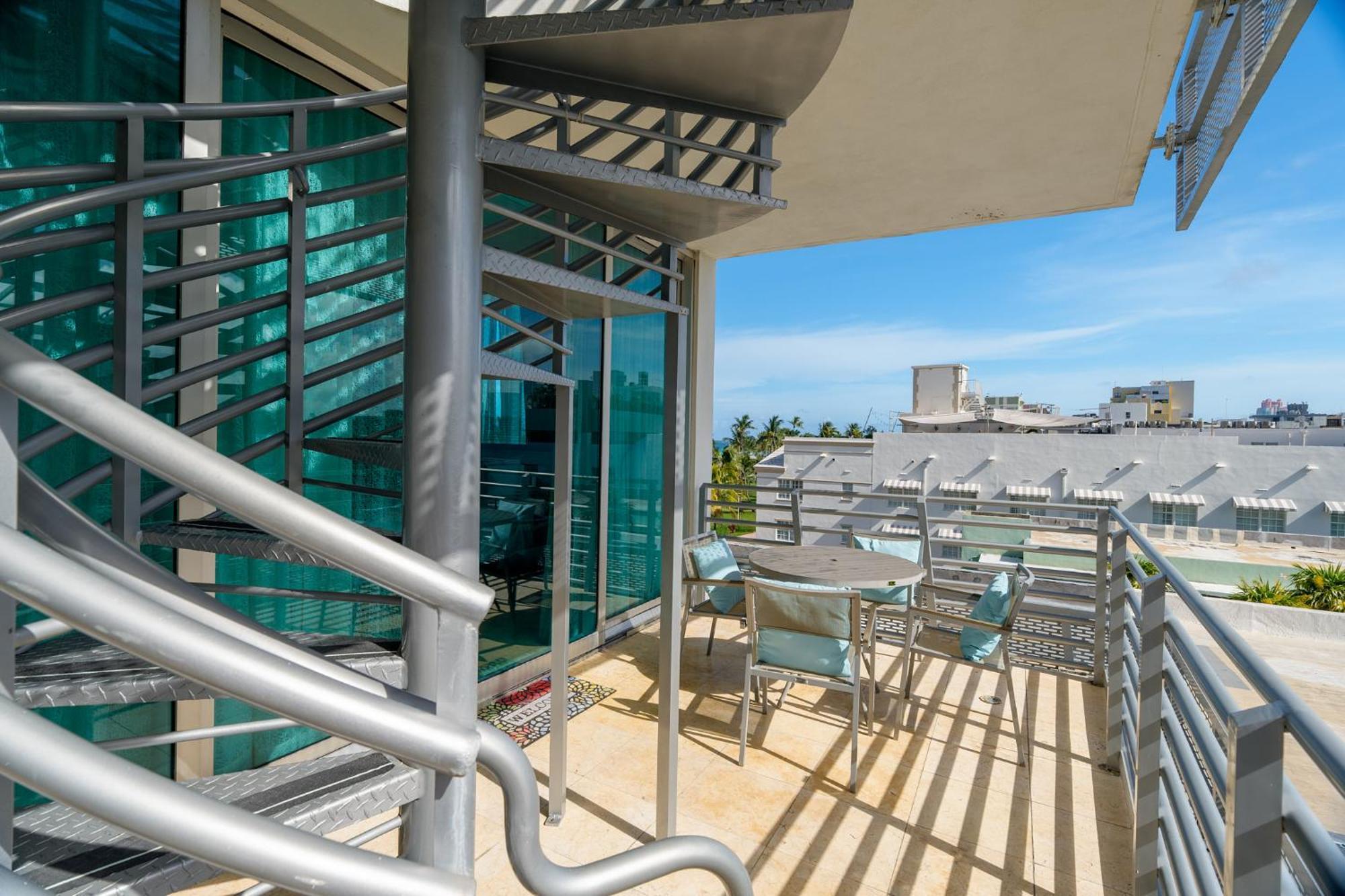 Apartment Penthouse With Private Rooftop *