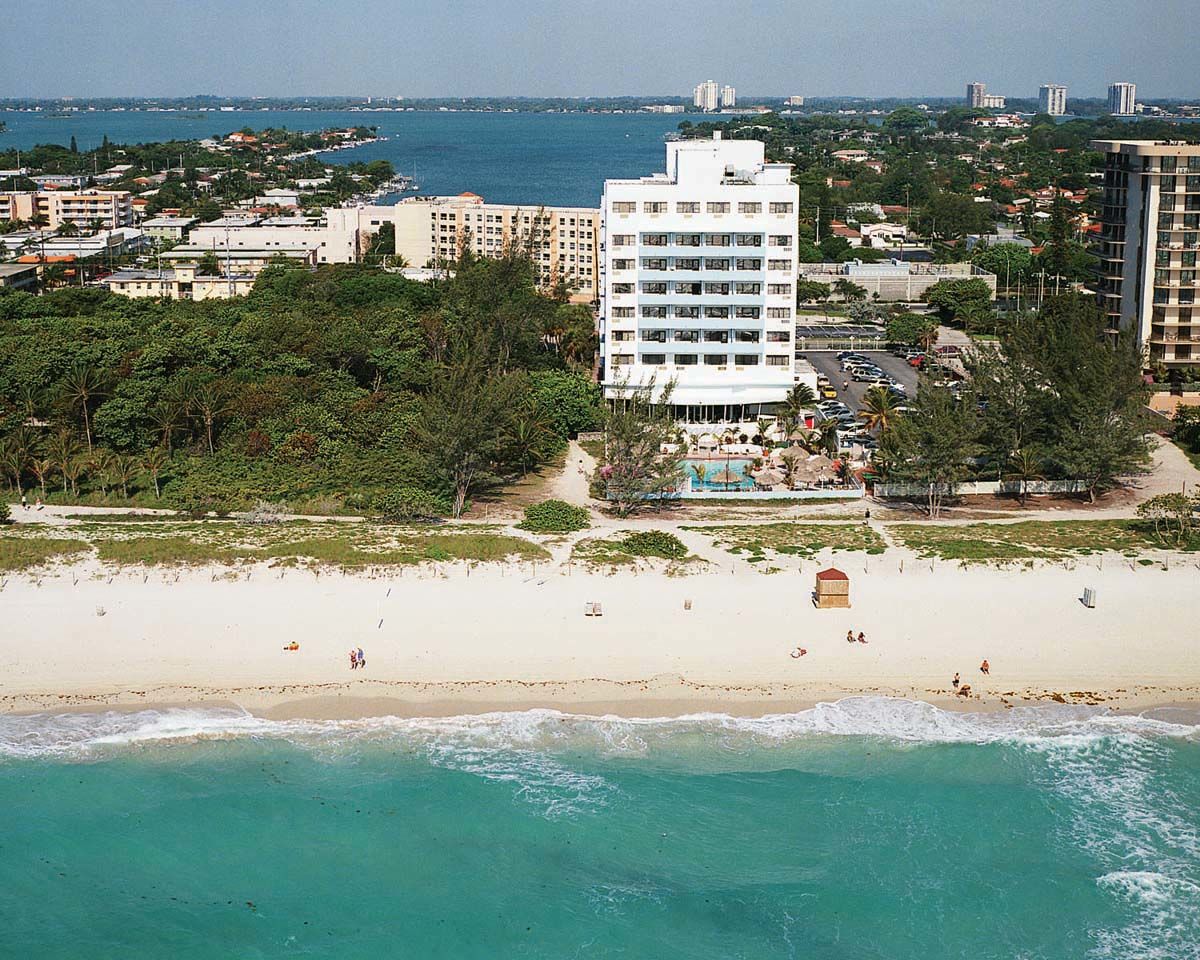 Howard Johnson Plaza Miami North Hotel Miami Beach